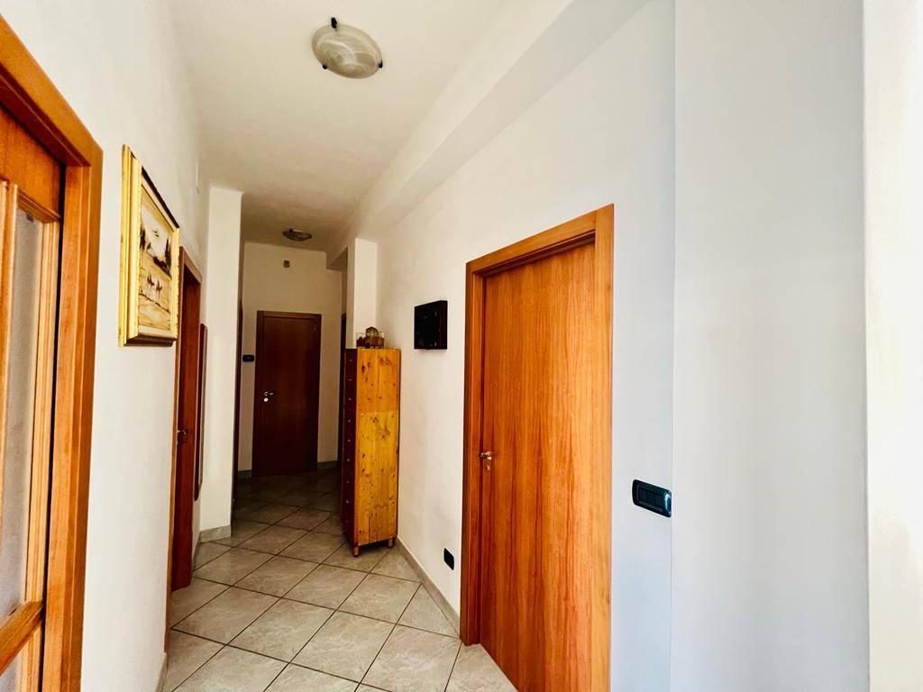 Appartamento di  5 vani /140 mq  a Bari (zona SAN PASQUALE)