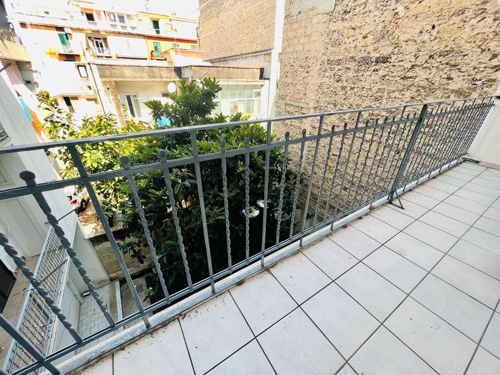 Appartamento di  5 vani /140 mq  a Bari (zona SAN PASQUALE)