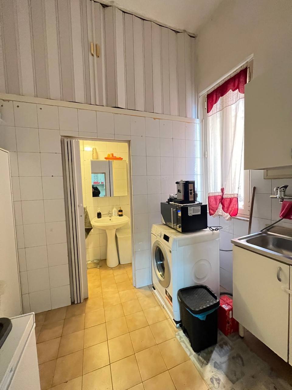 Appartamento di  2 vani /60 mq  a Bari (zona CARRASSI)