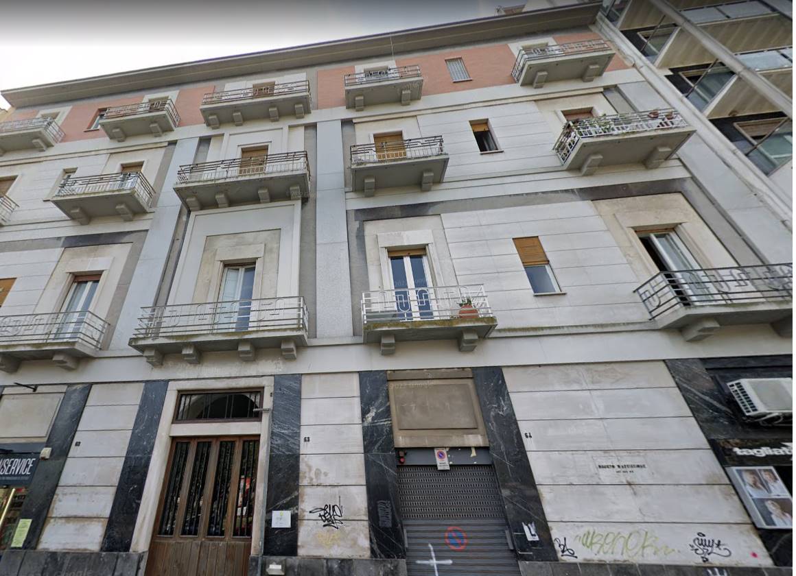 Appartamento di  5 vani /190 mq  a Bari (zona MURAT)