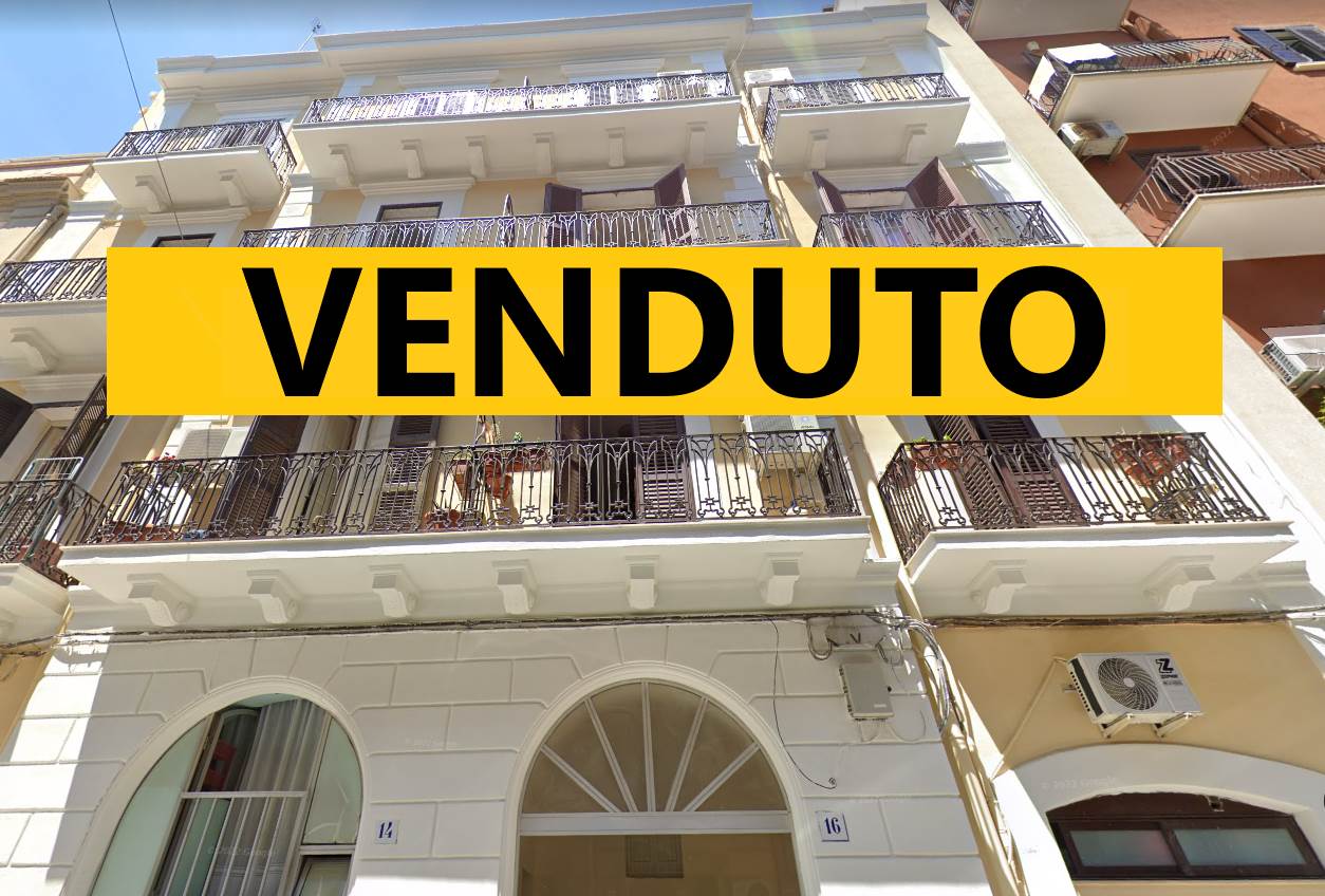 Appartamento di  4 vani /95 mq  a Bari (zona MADONNELLA)