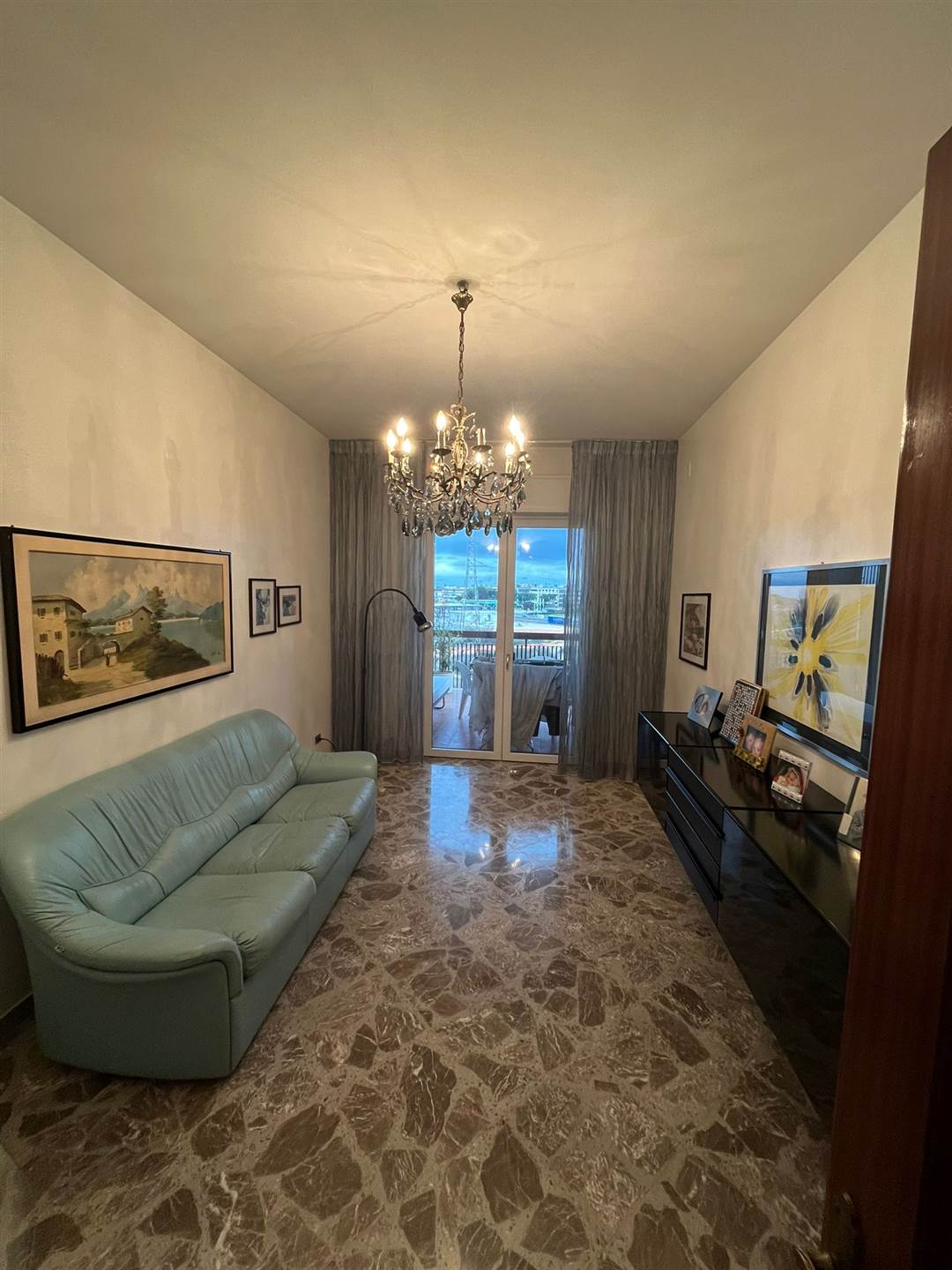 Appartamento di  4 vani /155 mq  a Bari (zona POGGIOFRANCO)