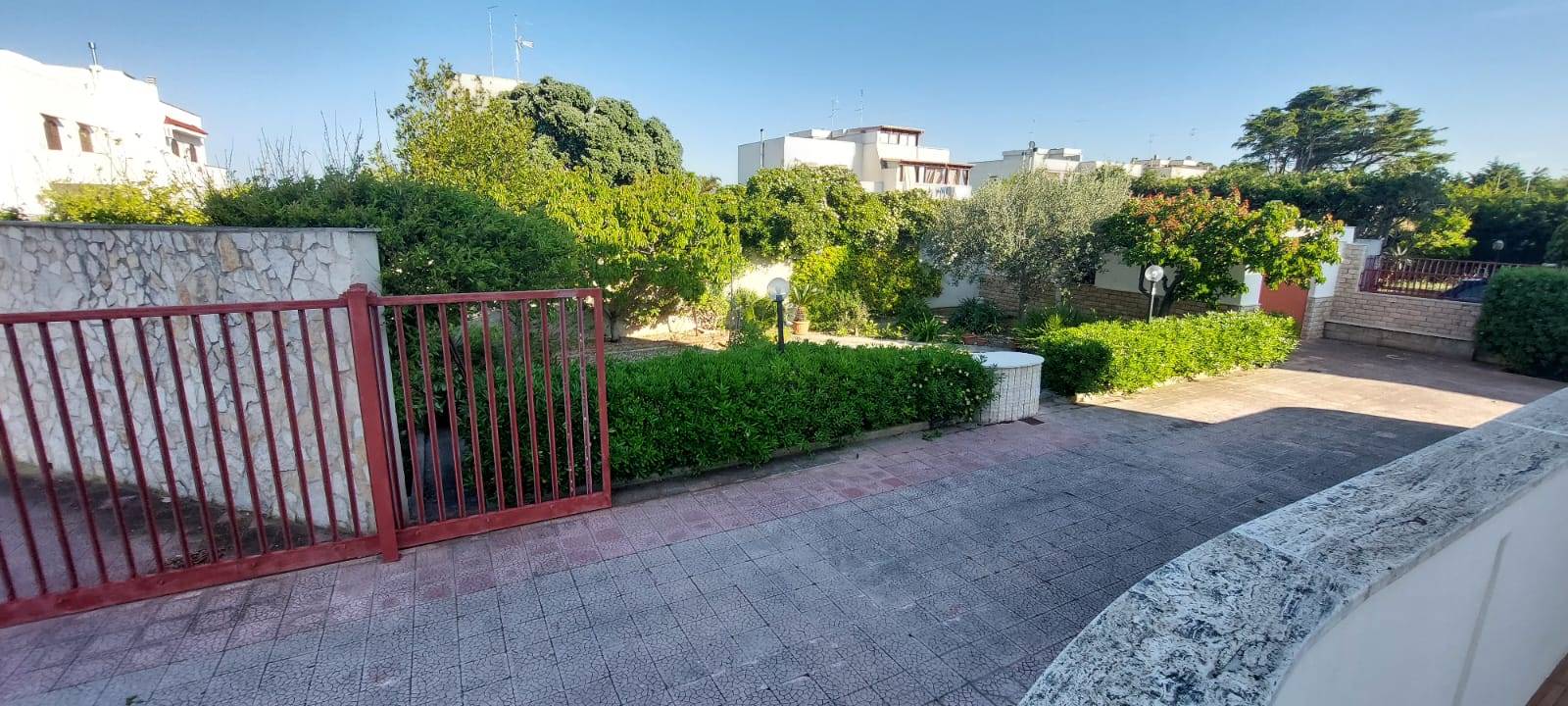 Appartamento di  5 vani /70 mq  a Bari (zona PALESE)