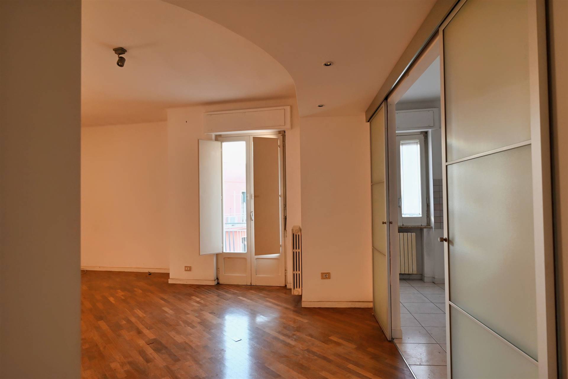 Appartamento di  4 vani /95 mq  a Putignano (zona CENTRO)