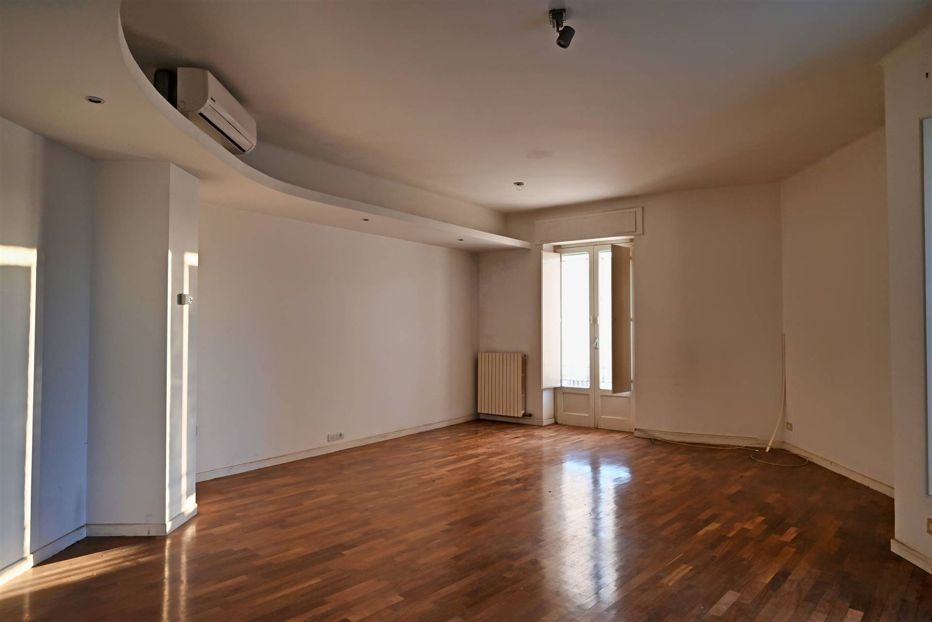 Appartamento di  4 vani /95 mq  a Putignano (zona CENTRO)