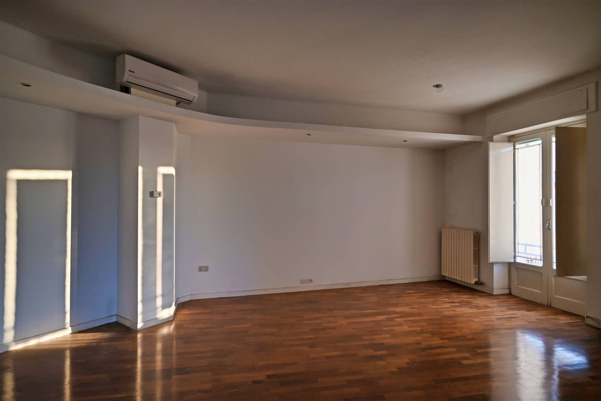 Appartamento di  4 vani /95 mq  a Putignano (zona CENTRO)