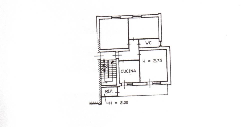 Appartamento di  4 vani /100 mq  a Putignano (zona PERIFERIA)