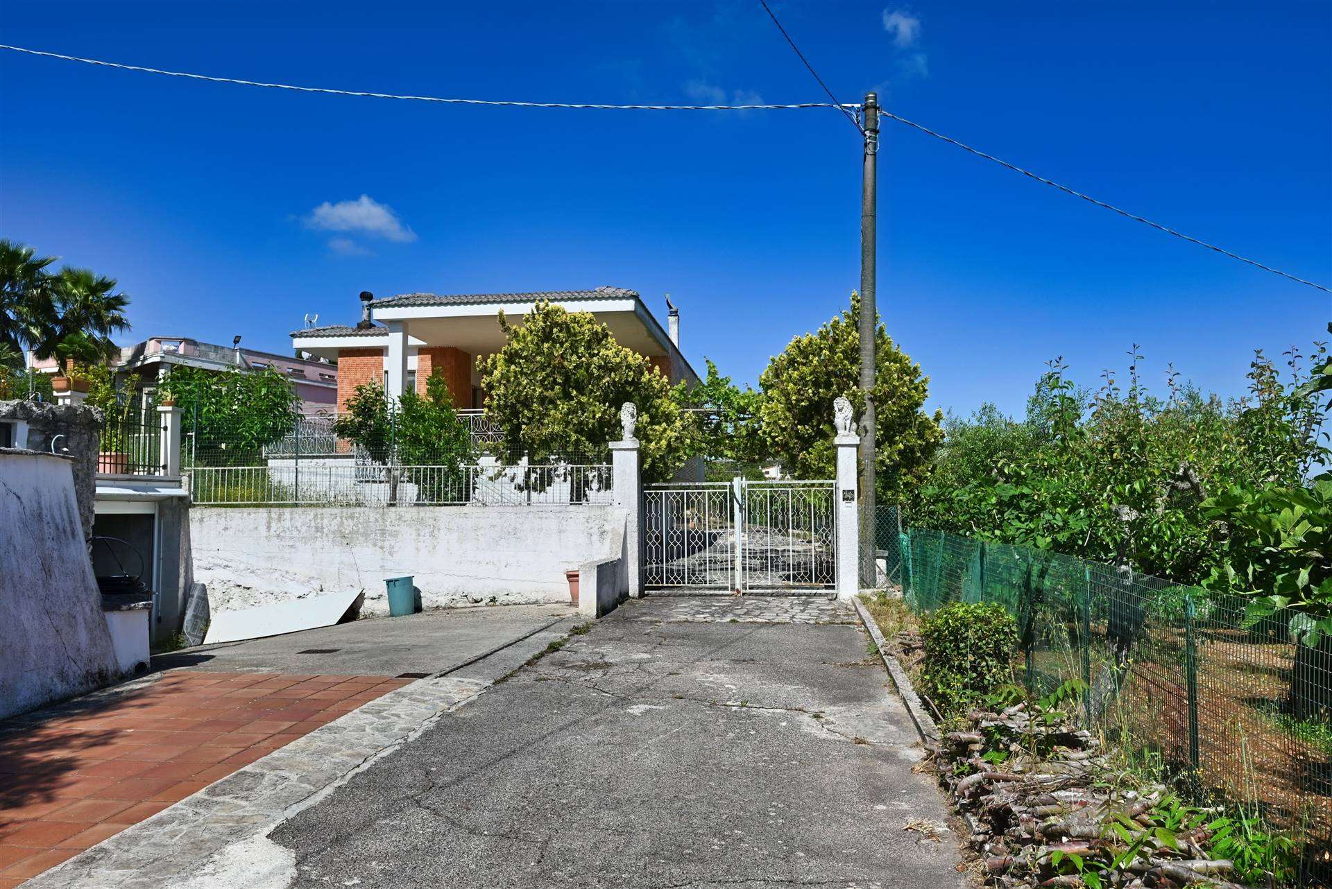 Villa (zona residenziale) di  5 vani /100 mq  a Putignano (zona AGRO DI PUTIGNANO)