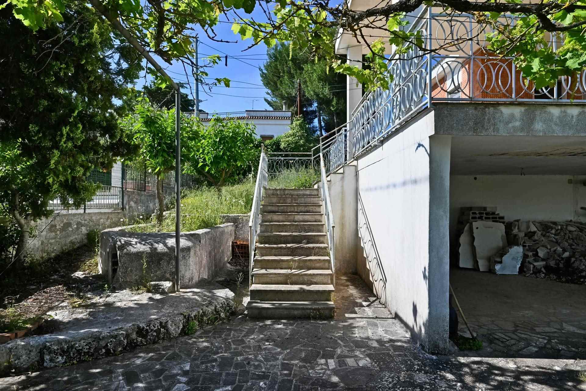 Villa (zona residenziale) di  5 vani /100 mq  a Putignano (zona AGRO DI PUTIGNANO)