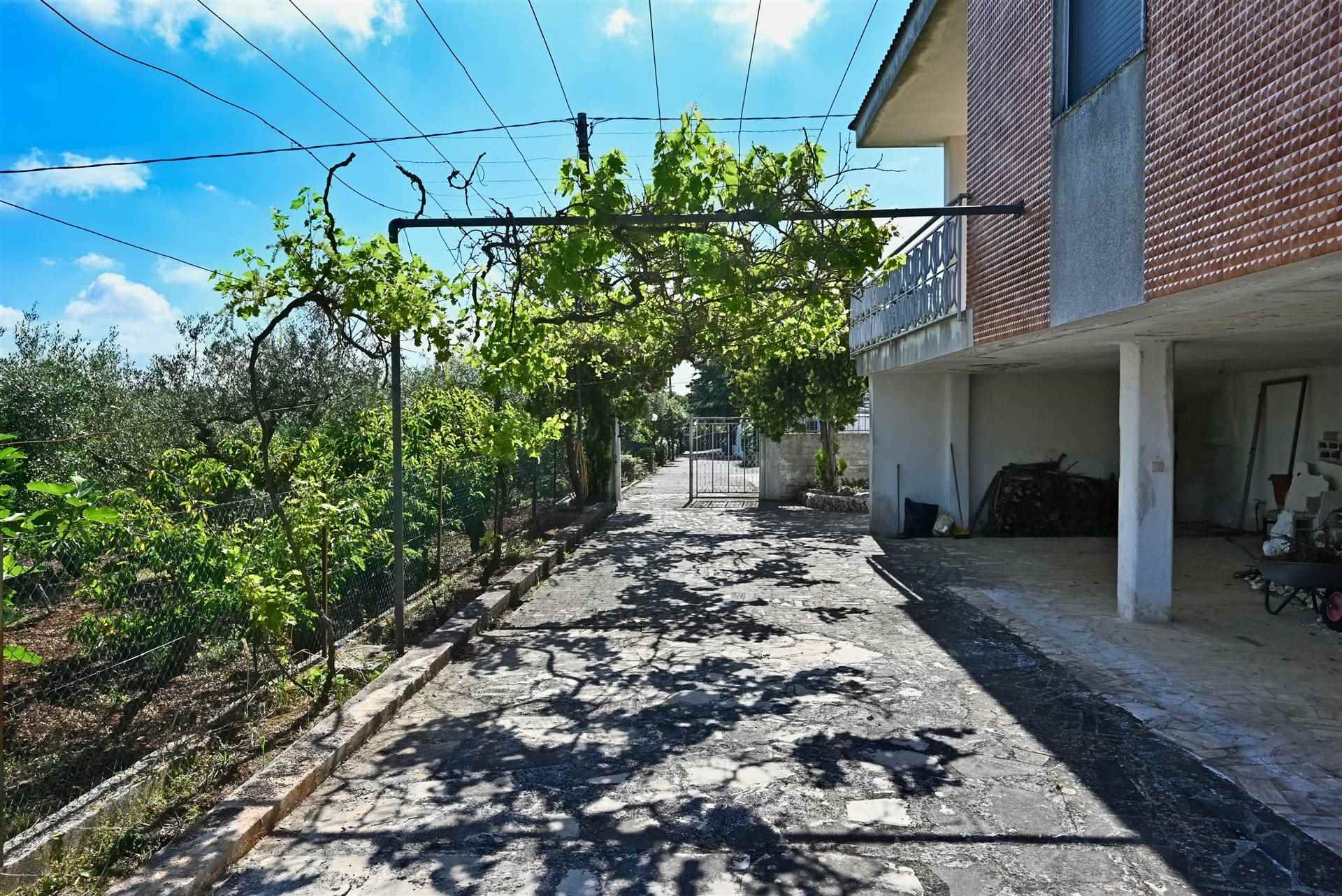 Villa (zona residenziale) di  5 vani /100 mq  a Putignano (zona AGRO DI PUTIGNANO)