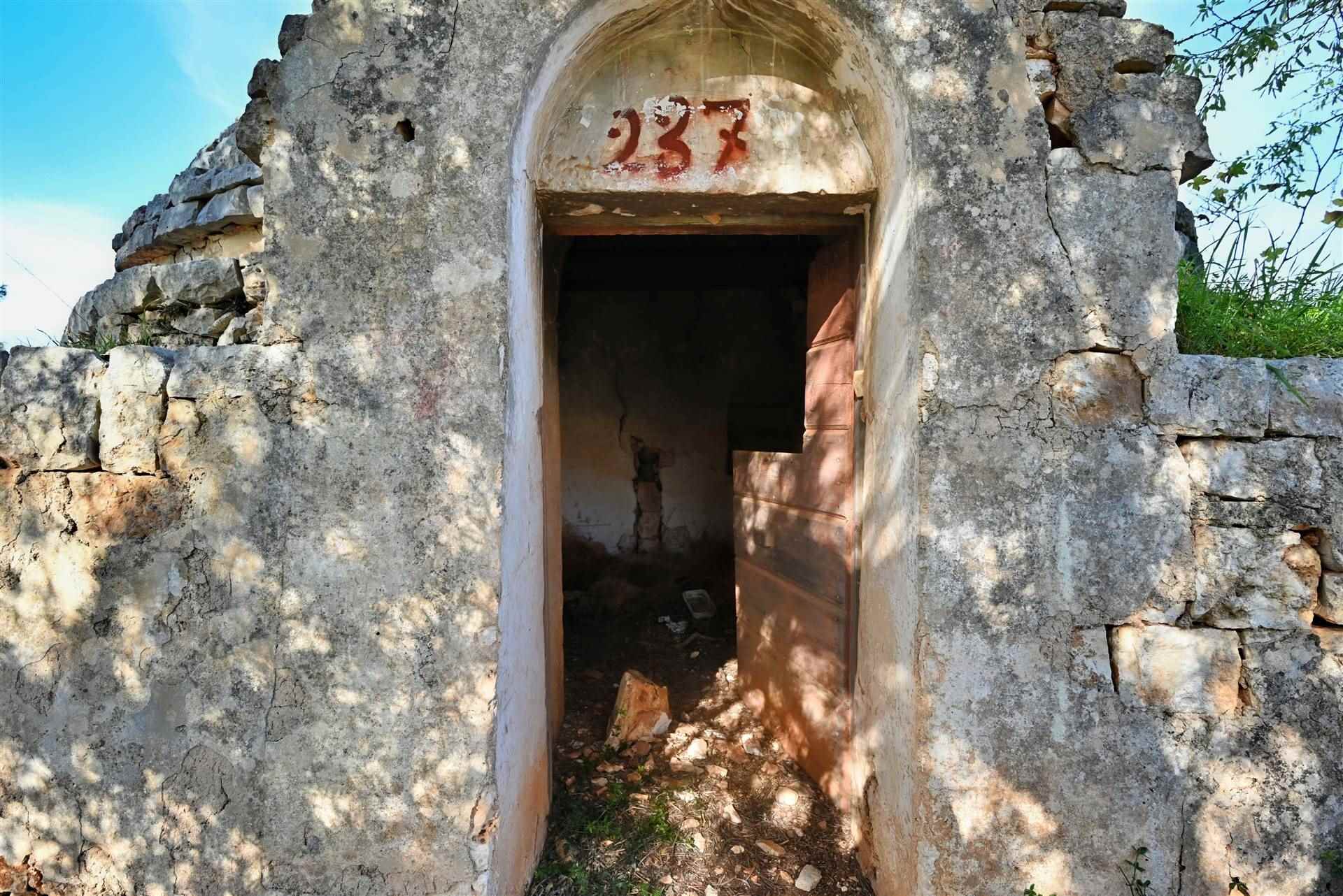 Trullo di  1 vani /28 mq  a Castellana Grotte