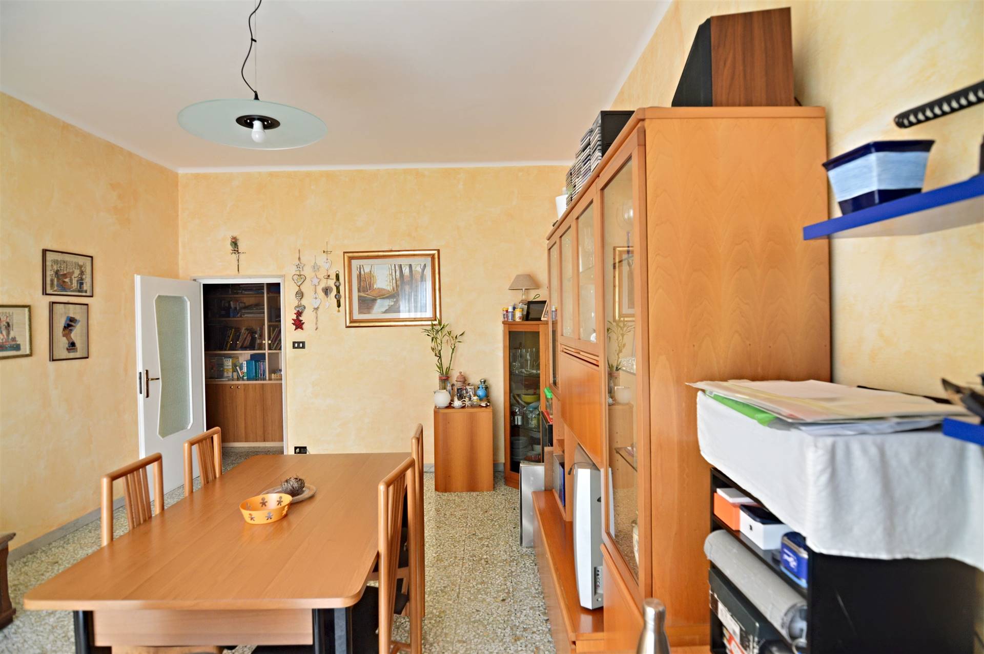 Appartamento di  4 vani /103 mq  a Putignano (zona SAN DOMENICO)