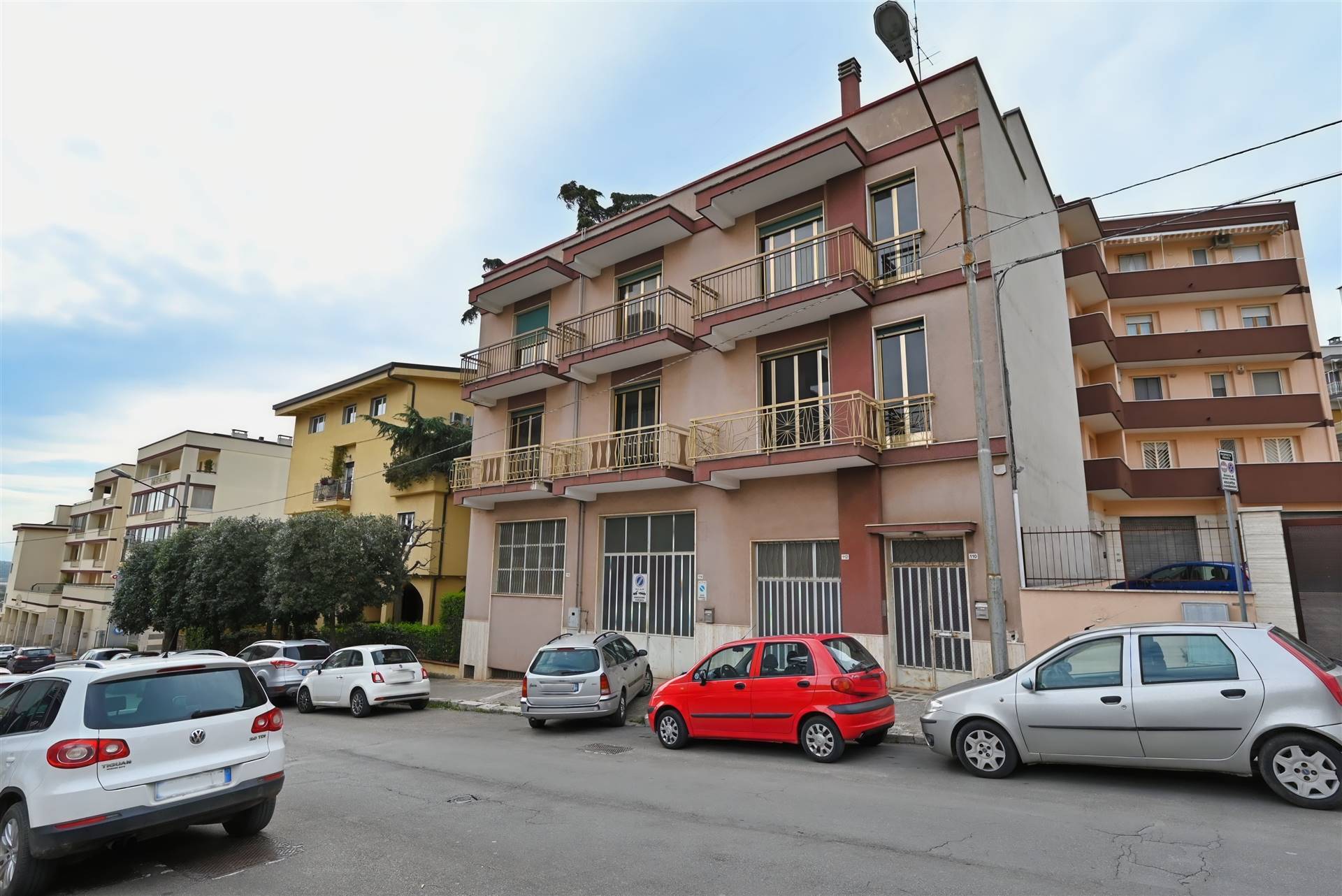 Palazzo / Stabile di  6 vani /556 mq  a Putignano (zona SANT'ANTONIO)