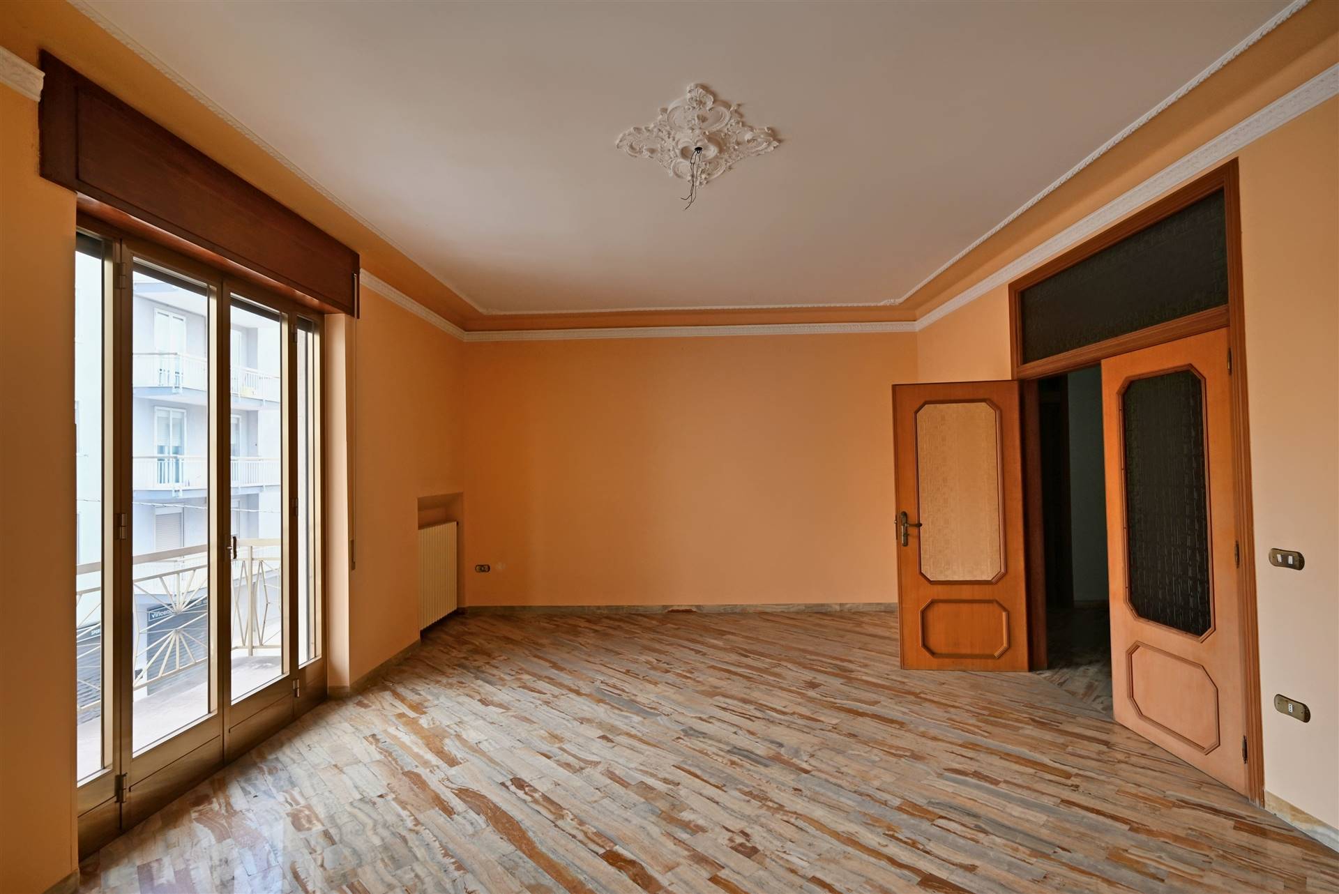 Palazzo / Stabile di  6 vani /556 mq  a Putignano (zona SANT'ANTONIO)