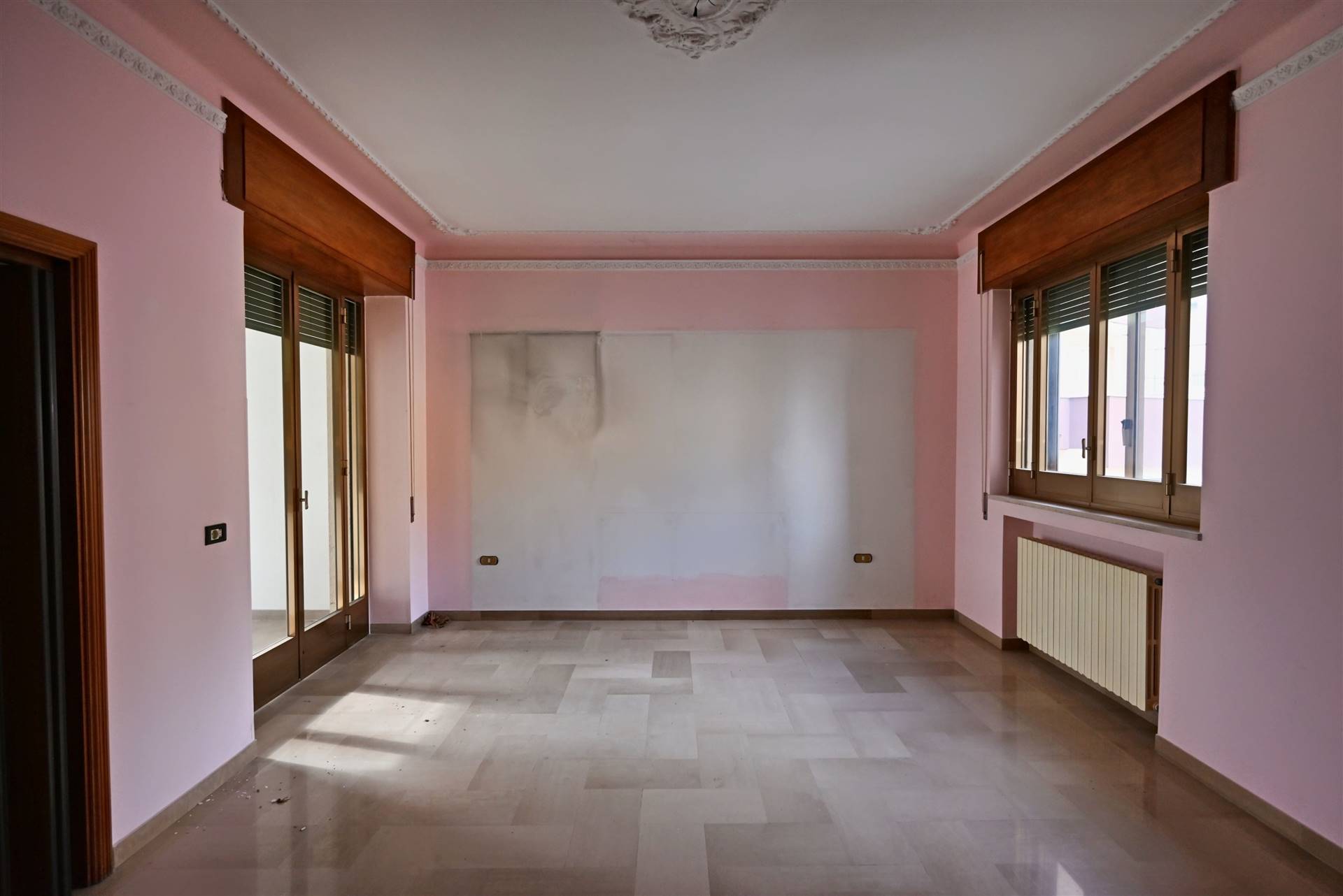 Palazzo / Stabile di  6 vani /556 mq  a Putignano (zona SANT'ANTONIO)