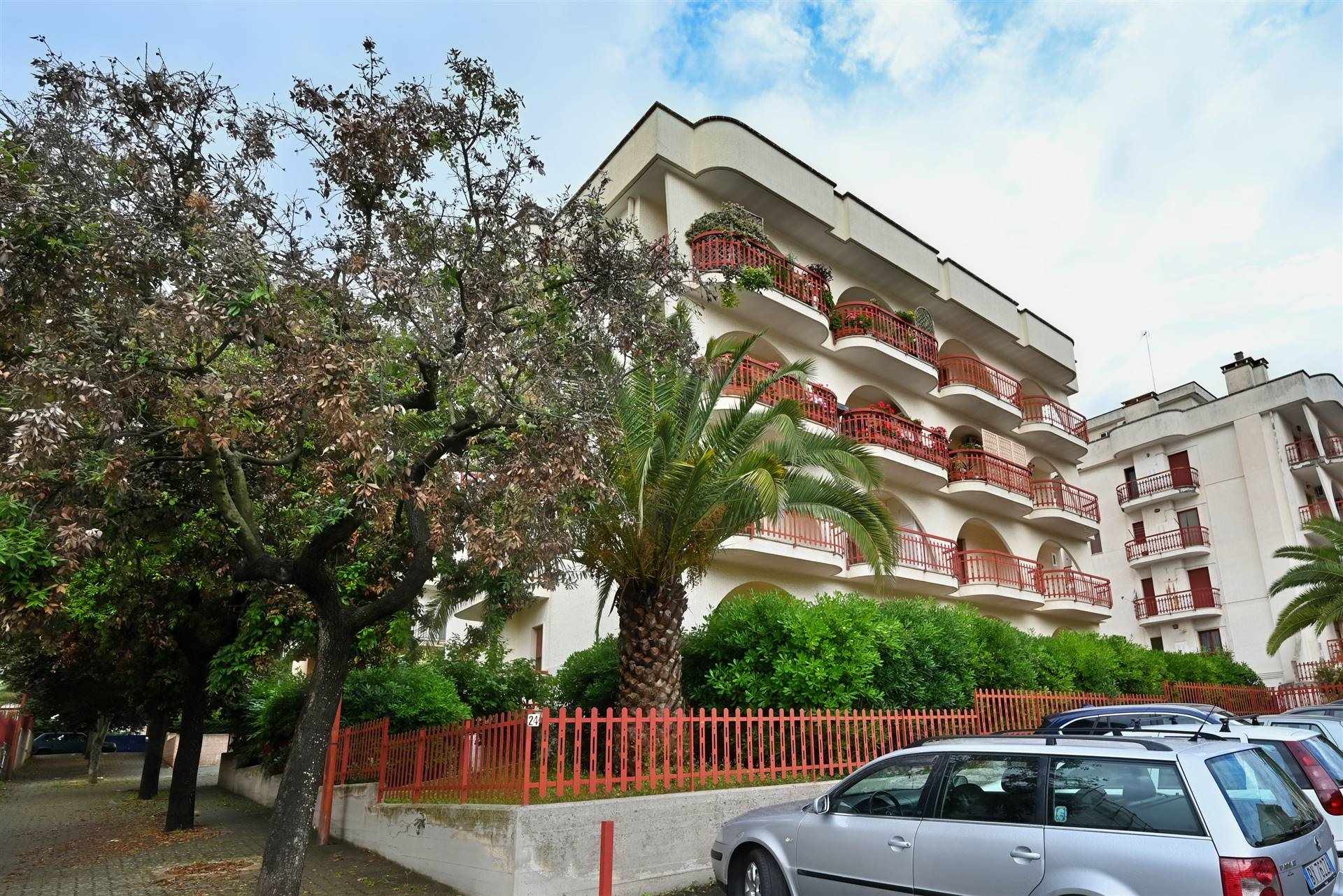 Appartamento di  5 vani /109 mq  a Putignano (zona PUTIGNANO 2000)