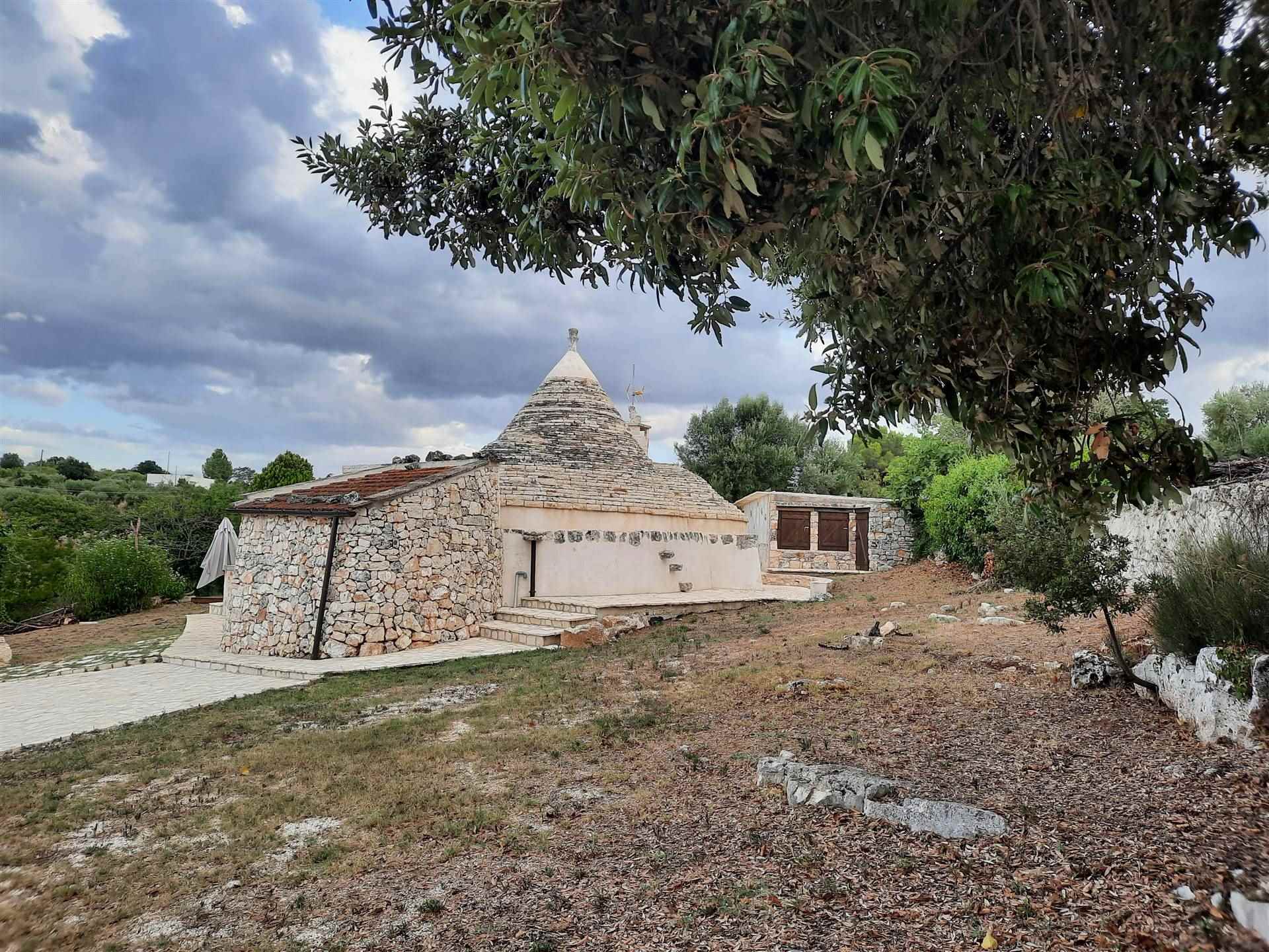 Trullo di  3 vani /80 mq  a Putignano (zona AGRO DI PUTIGNANO)