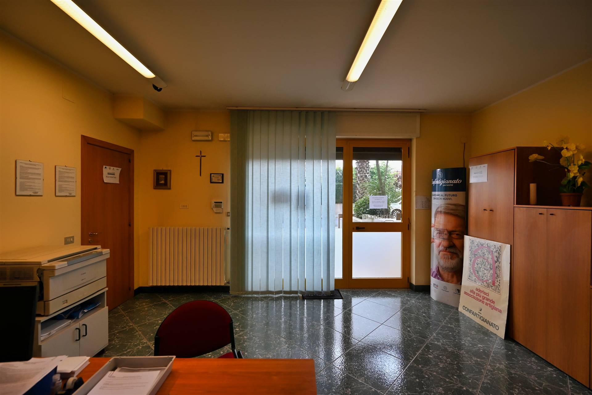 Ufficio di  5 vani /160 mq  a Putignano (zona PUTIGNANO 2000)