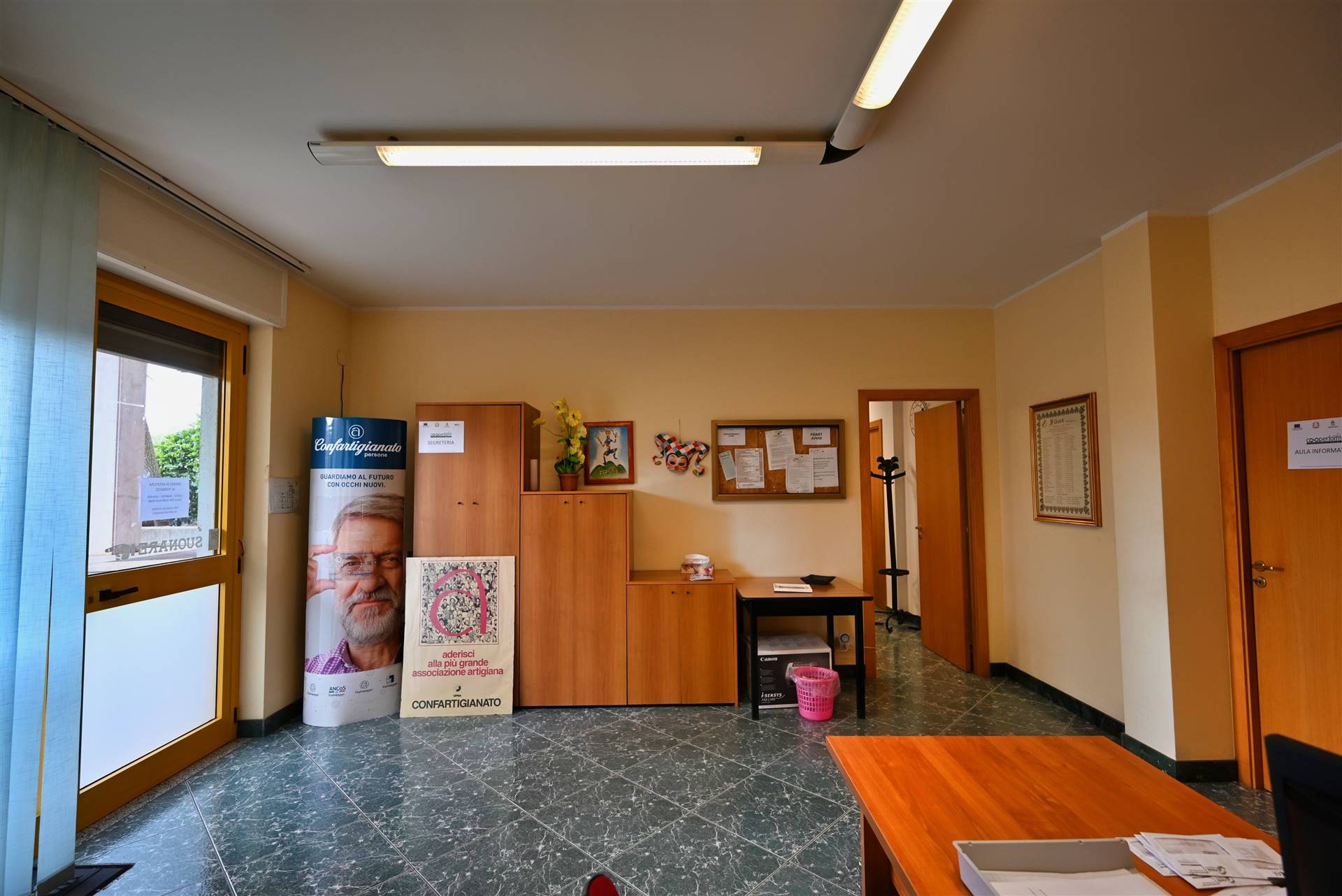 Ufficio di  5 vani /160 mq  a Putignano (zona PUTIGNANO 2000)