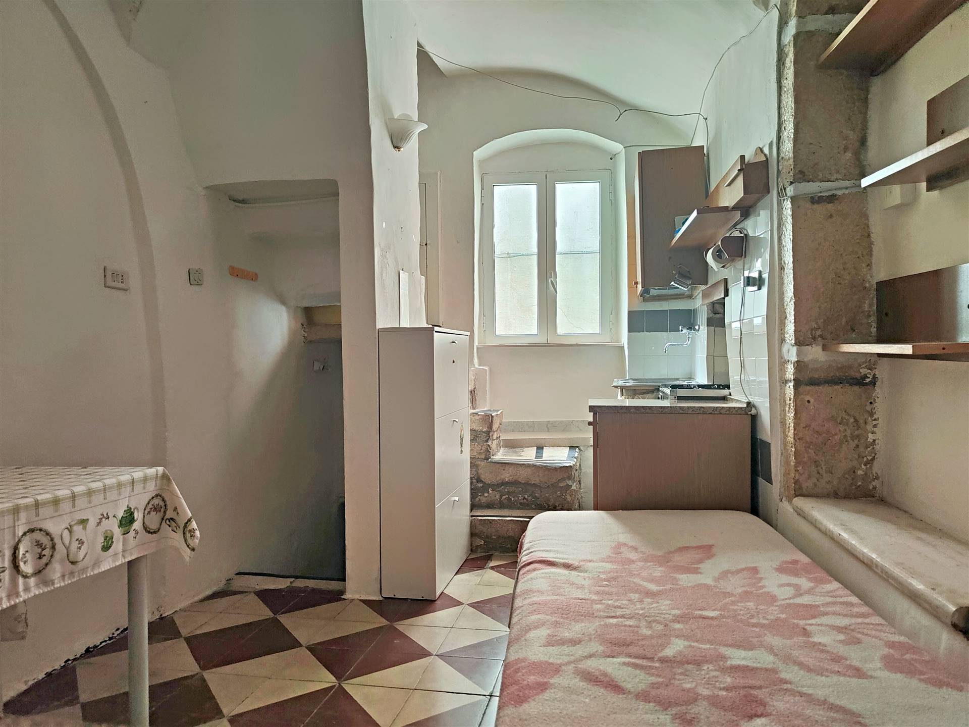 Casa indipendente di  2 vani /29 mq  a Putignano (zona CENTRO STORICO)