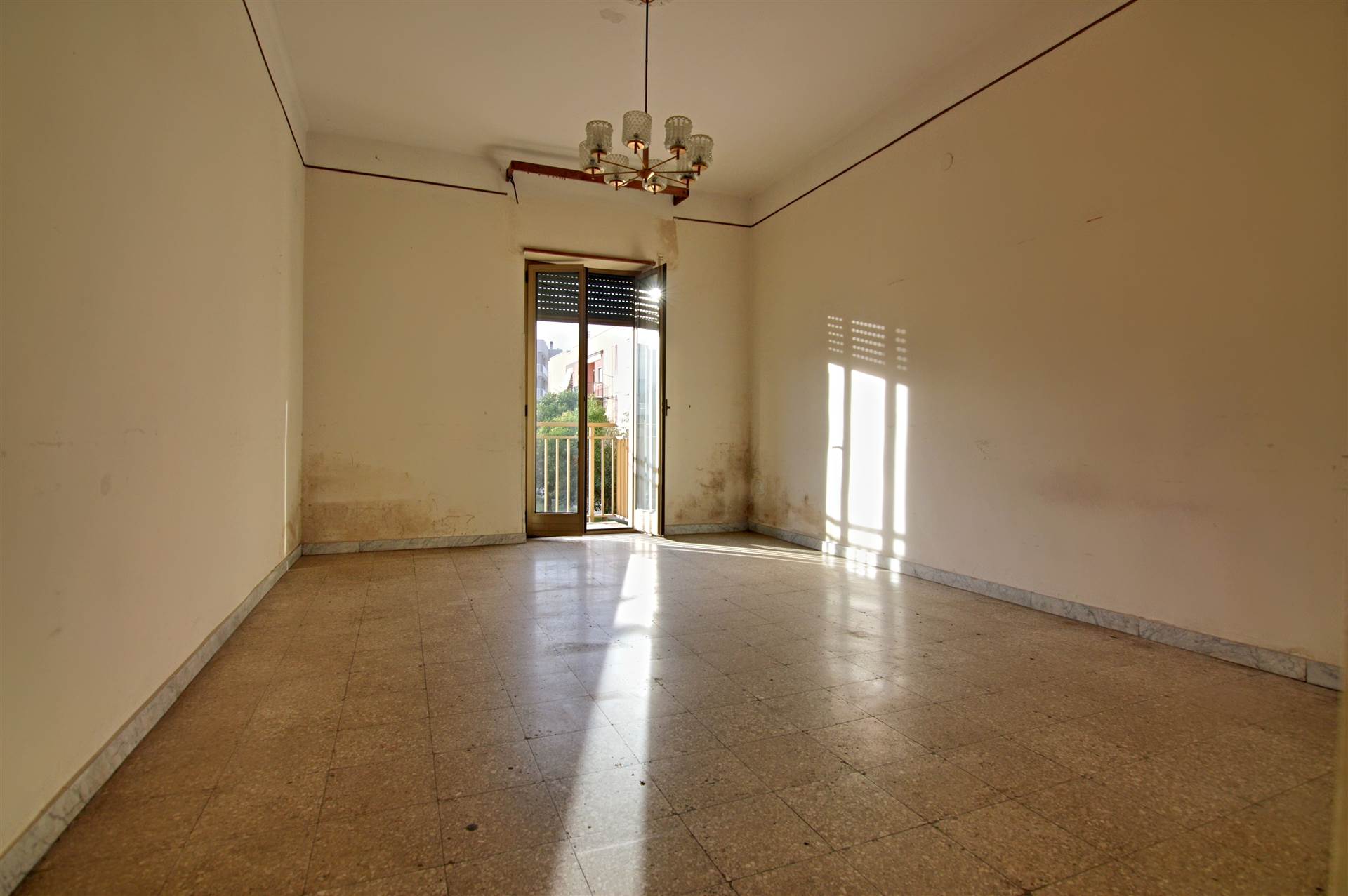 Appartamento di  5 vani /167 mq  a Putignano (zona SAN FILIPPO)