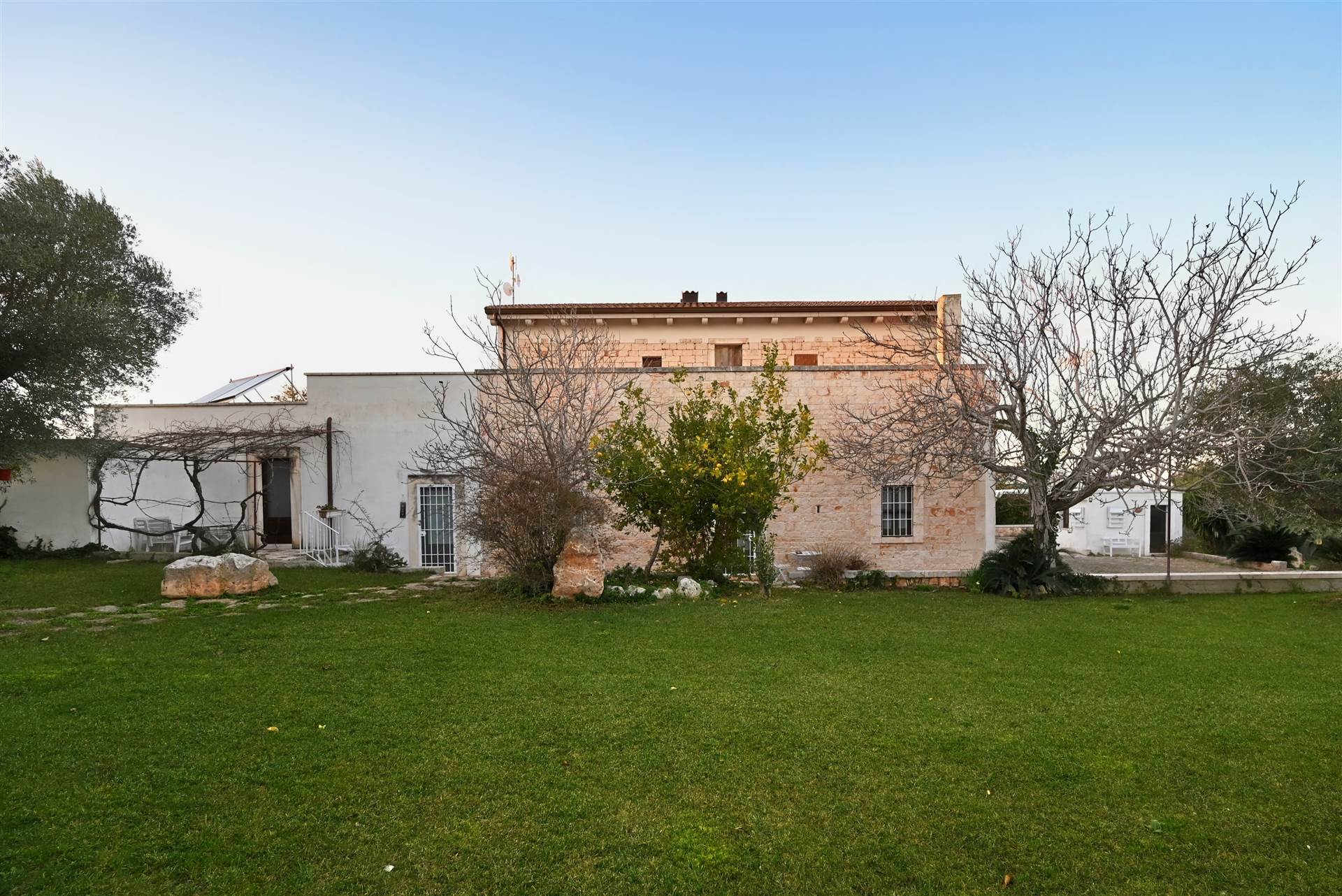 Rustico / Casale / Masseria di  6 vani /485 mq  a Monopoli (zona ANTONELLI)