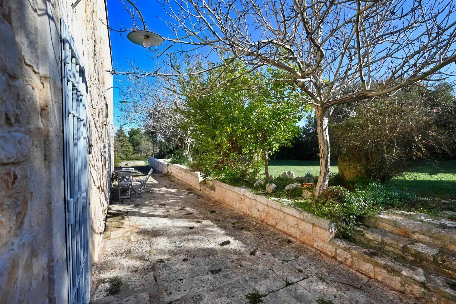 Rustico / Casale / Masseria di  6 vani /485 mq  a Monopoli (zona ANTONELLI)