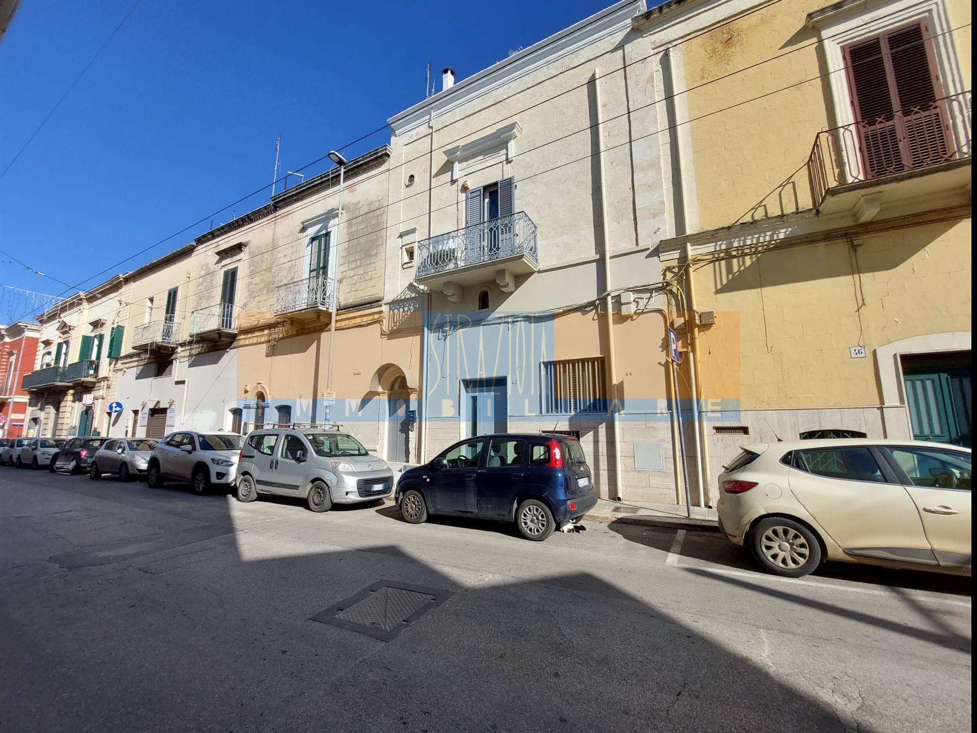 Casa indipendente di  3 vani /120 mq  a Bari (zona CARBONARA / CEGLIE)