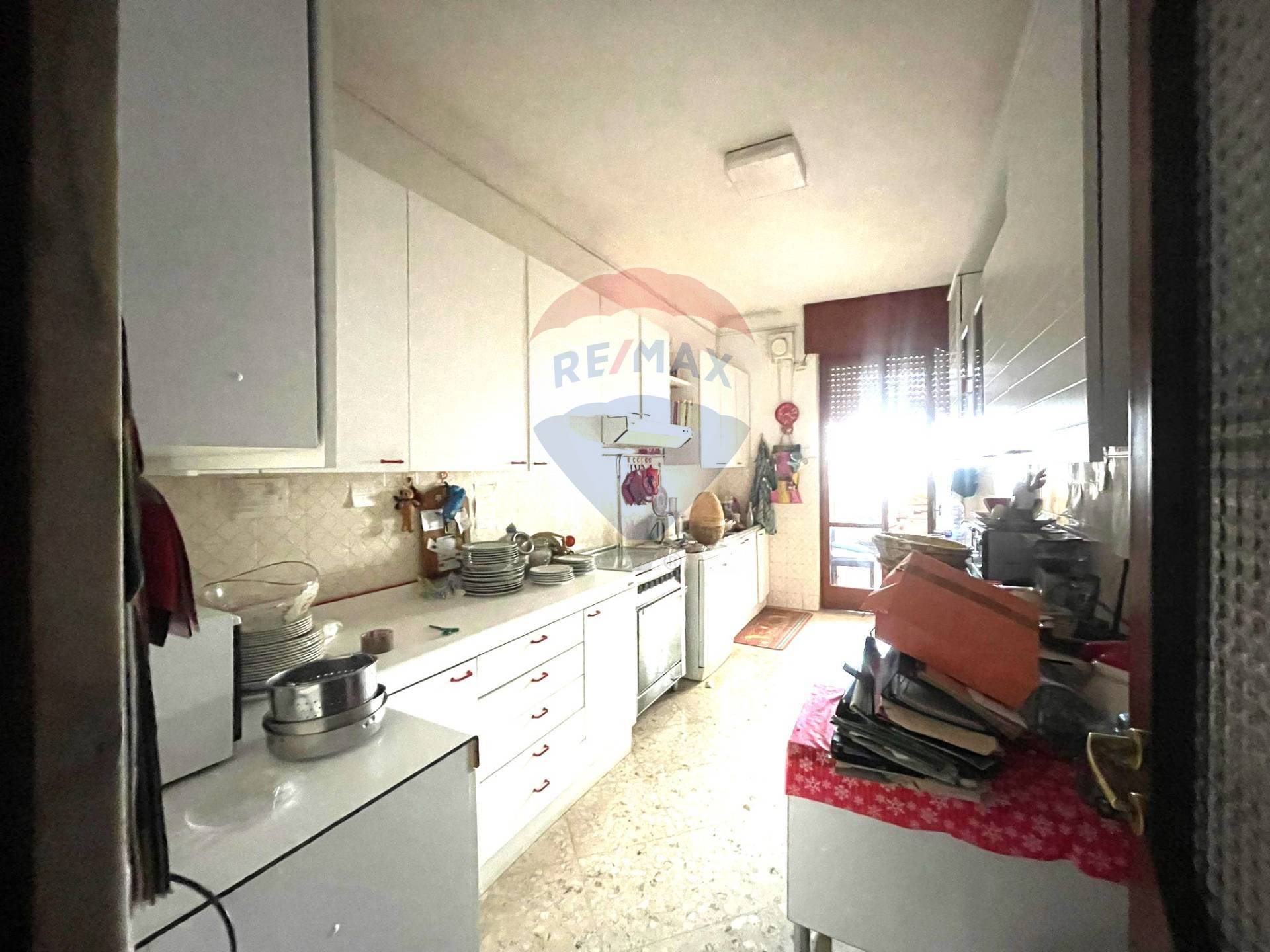 Appartamento di  3 vani /132 mq  a Bari - Libertà (zona Libertà )