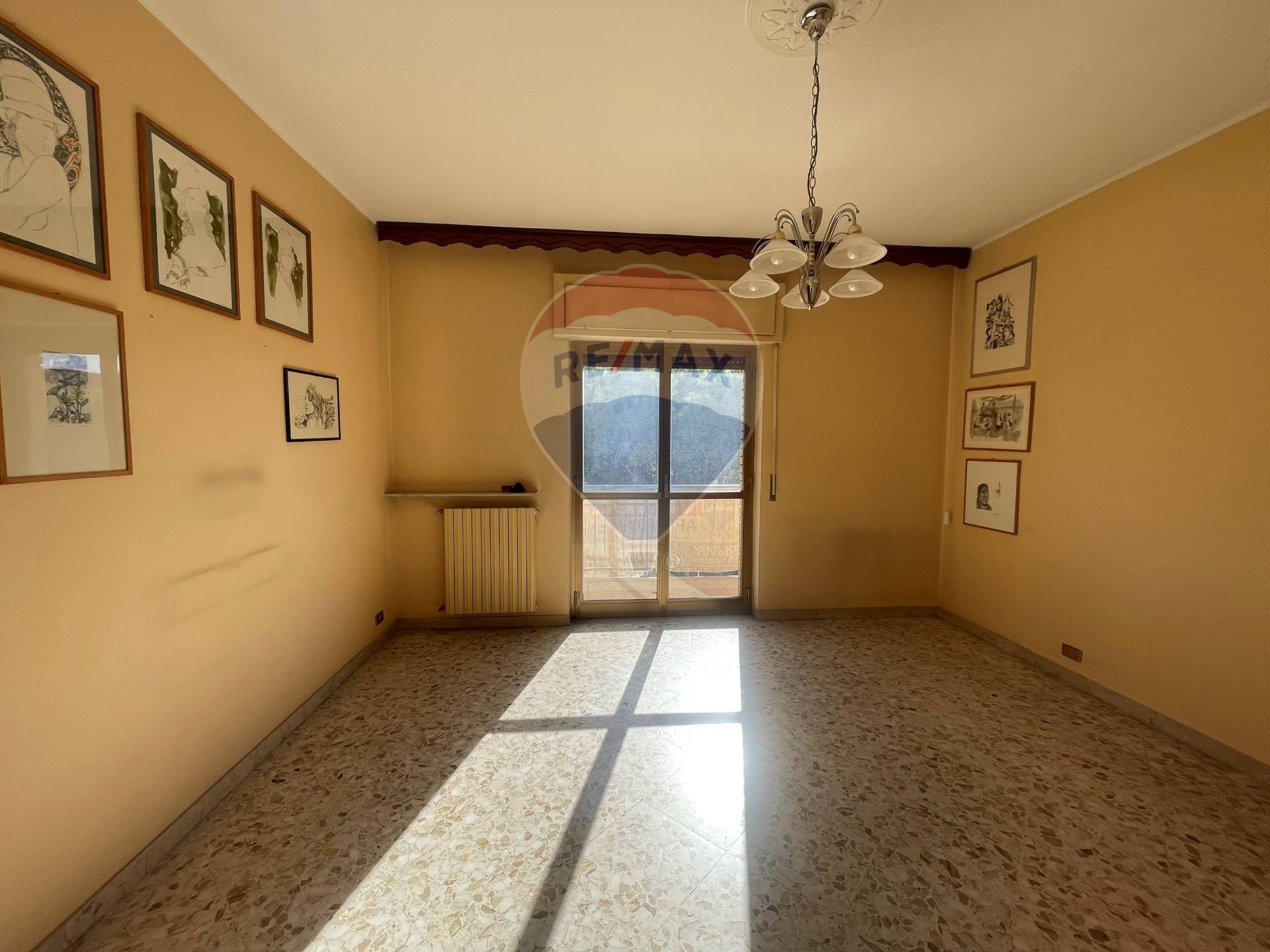 Appartamento di  3 vani /107 mq  a Bari - Poggiofranco (zona Poggiofranco)