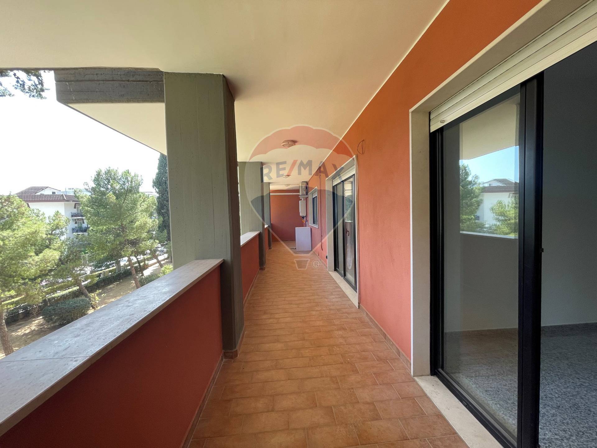 Appartamento di  3 vani /85 mq  a Bari - Poggiofranco (zona Poggiofranco)