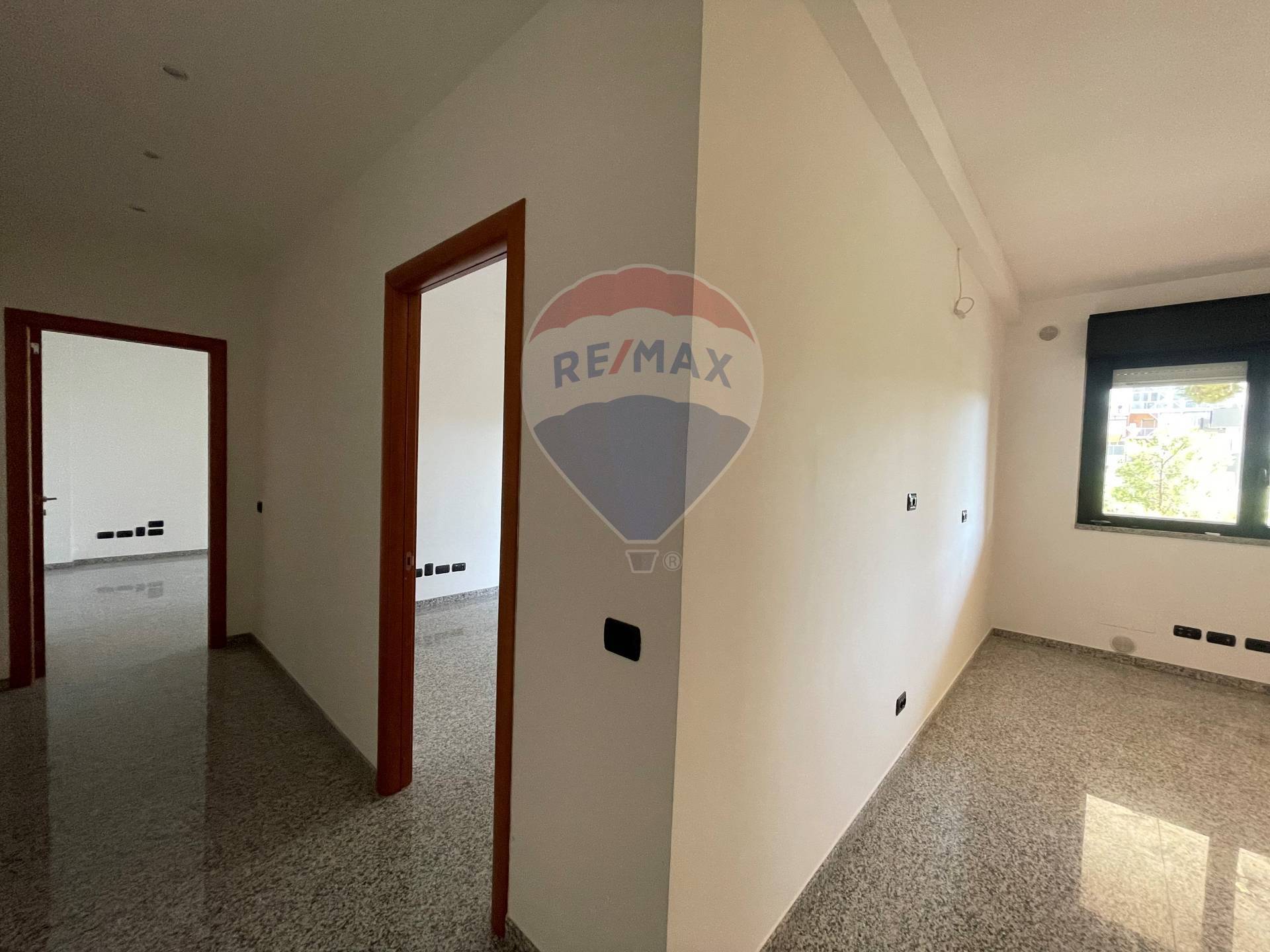 Appartamento di  3 vani /85 mq  a Bari - Poggiofranco (zona Poggiofranco)