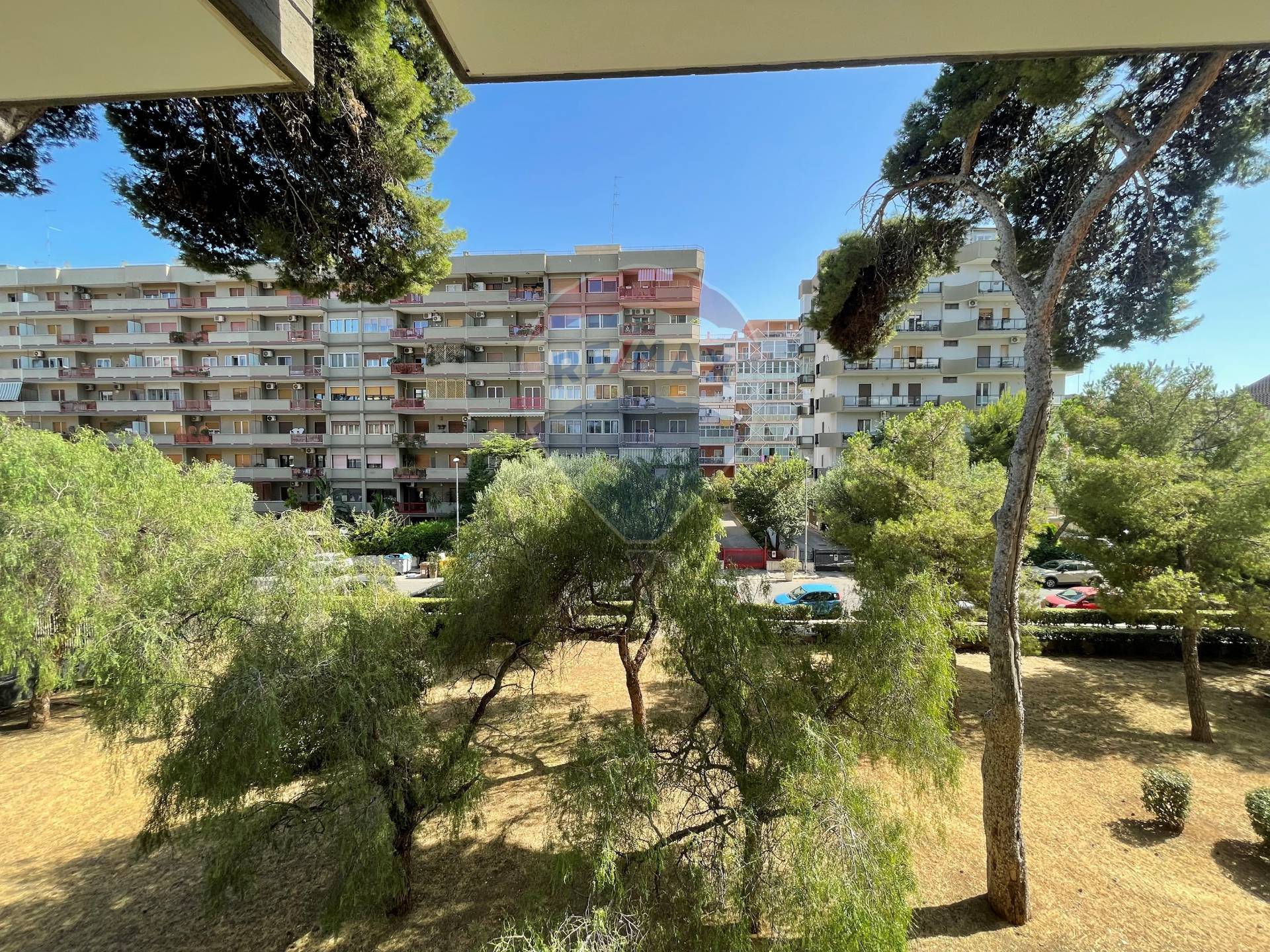 Appartamento di  3 vani /85 mq  a Bari - Poggiofranco (zona Poggiofranco)