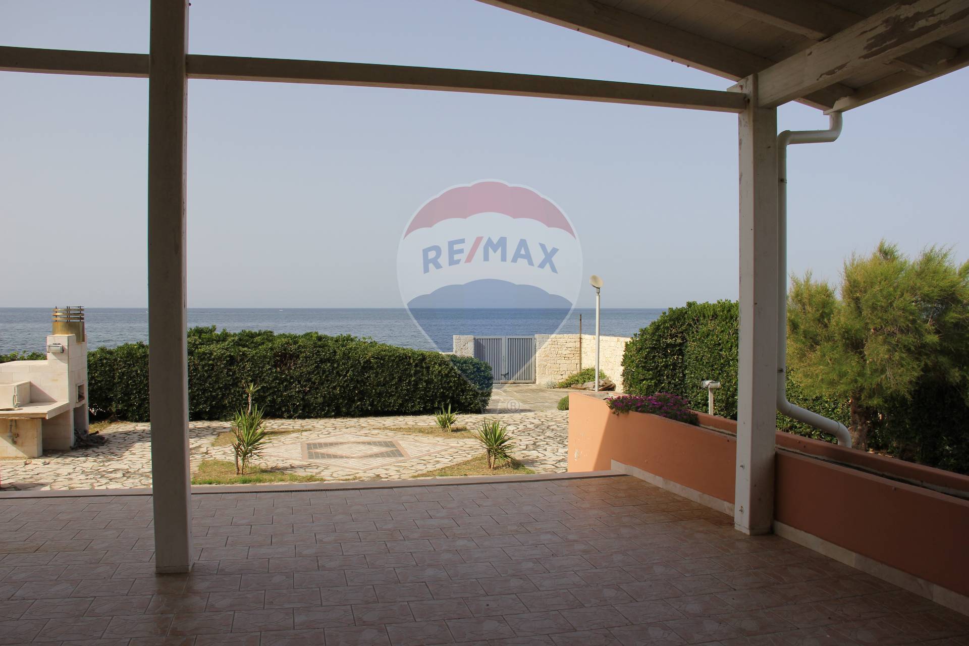 Villa (zona residenziale) di  6 vani /240 mq  a Mola di Bari