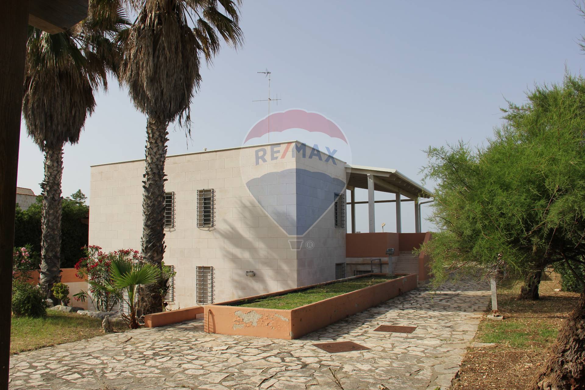 Villa (zona residenziale) di  6 vani /240 mq  a Mola di Bari