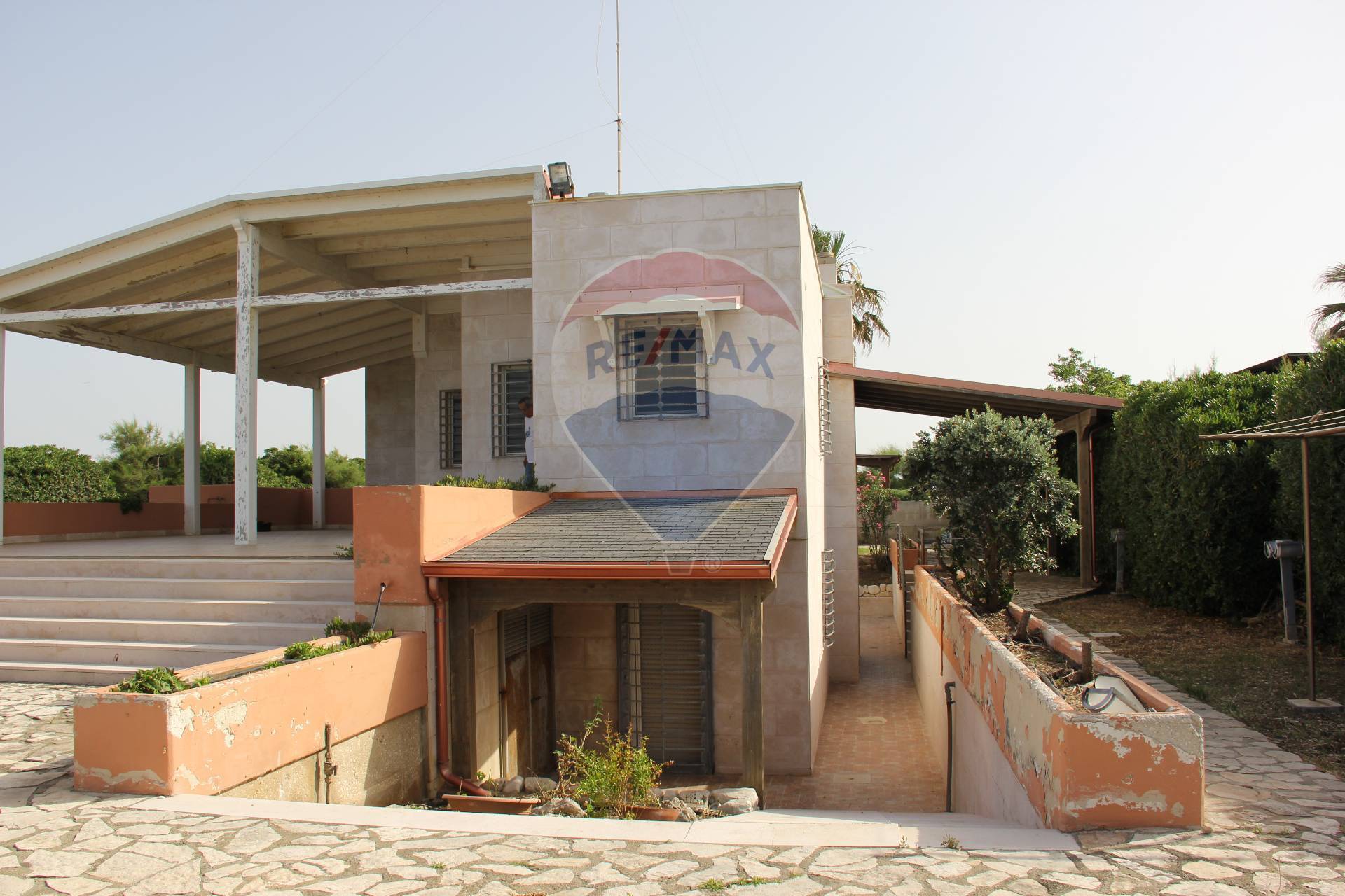 Villa (zona residenziale) di  6 vani /240 mq  a Mola di Bari