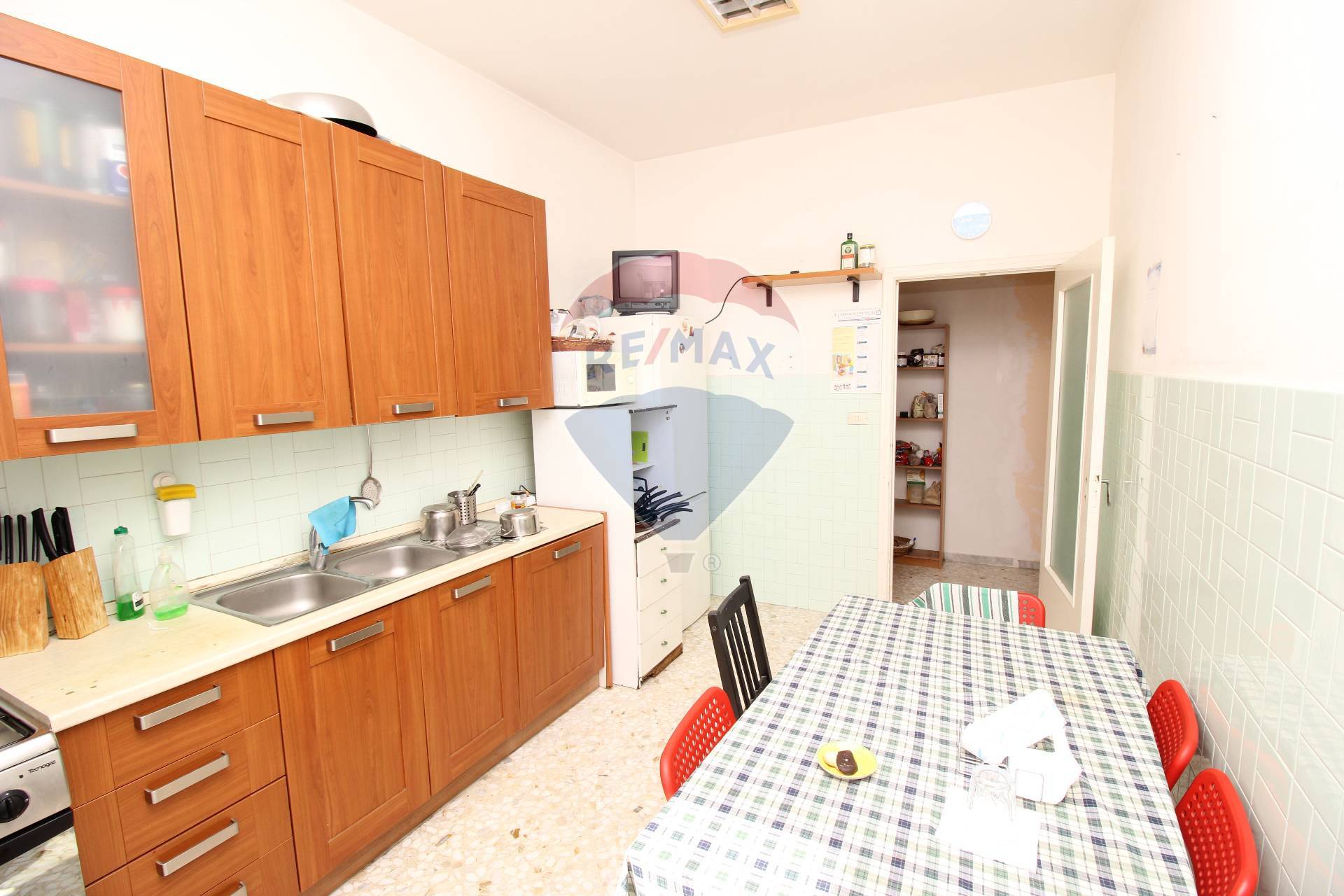 Appartamento di  4 vani /128 mq  a Bari - San Pasquale alta (zona S. Pasquale)