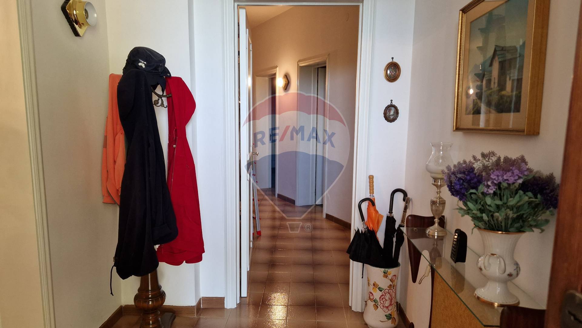 Villa (zona residenziale) di  6 vani /300 mq  a Conversano