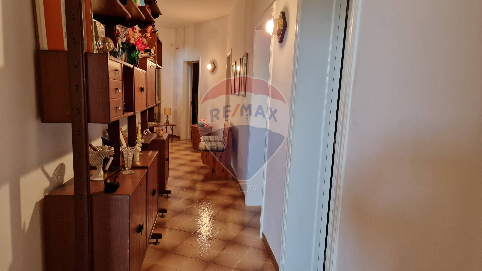 Villa (zona residenziale) di  6 vani /300 mq  a Conversano