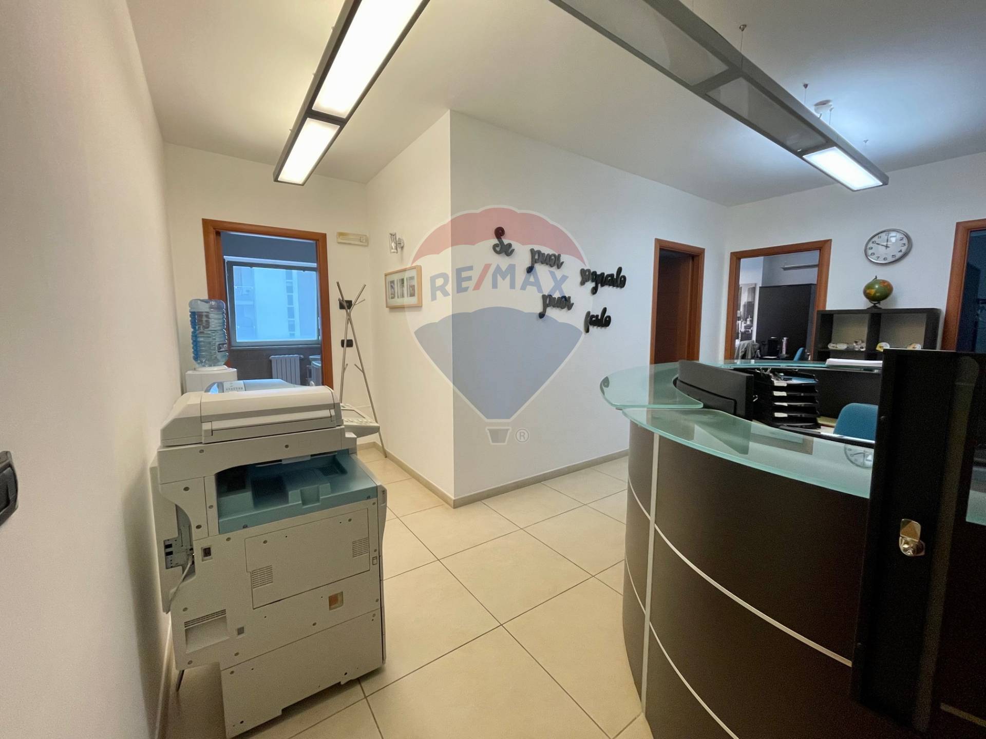 Ufficio/107 mq  a Bari - Picone (zona Picone)