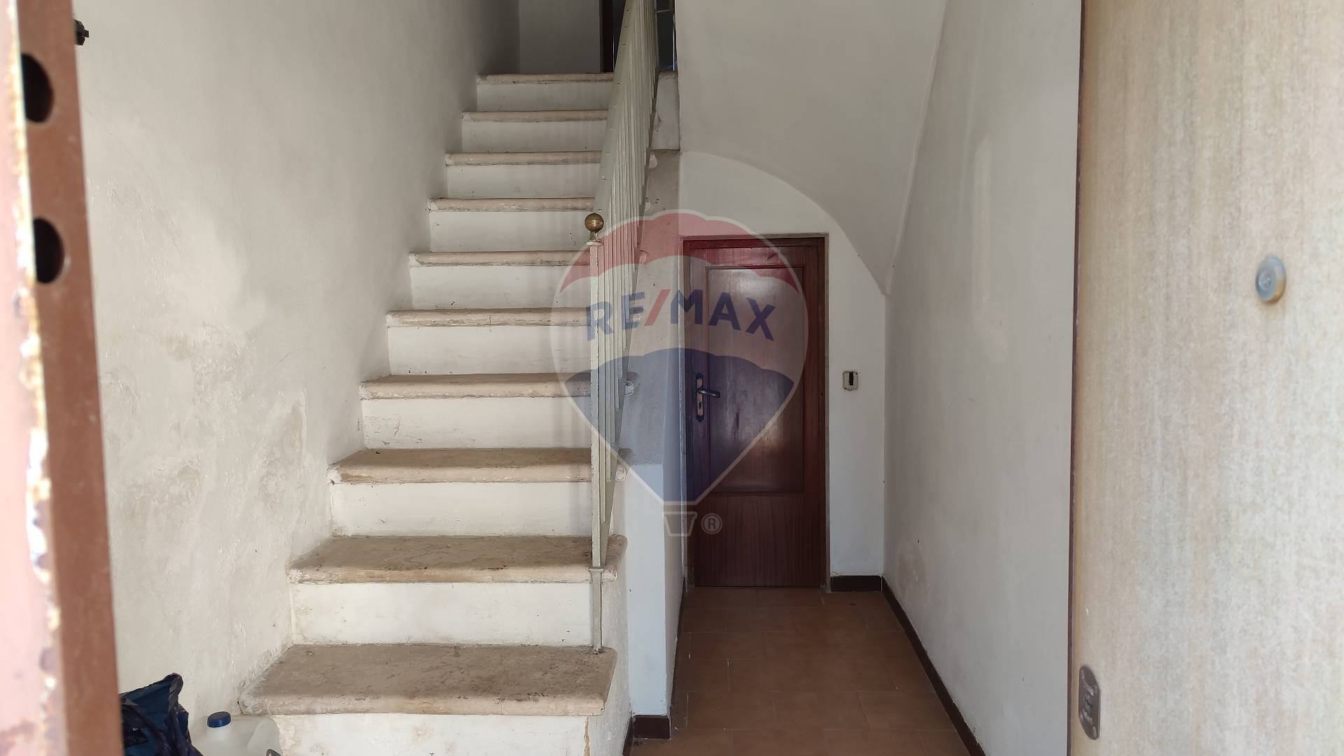 Casa indipendente di  6 vani /244 mq  a Bari - Loseto (zona Loseto)