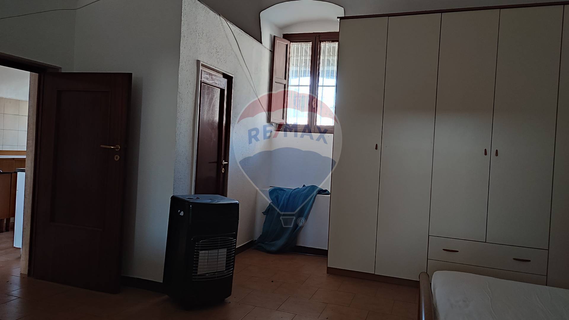 Casa indipendente di  6 vani /244 mq  a Bari - Loseto (zona Loseto)