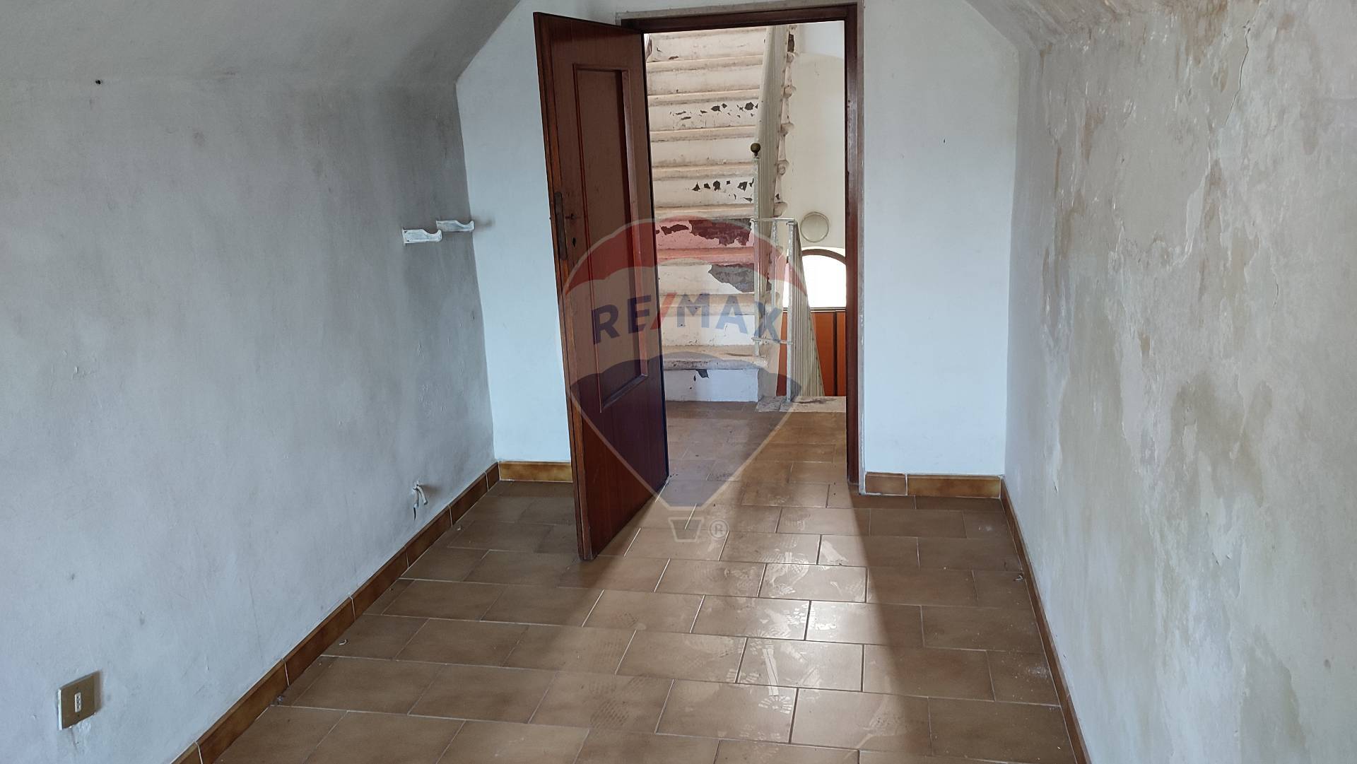 Casa indipendente di  6 vani /244 mq  a Bari - Loseto (zona Loseto)