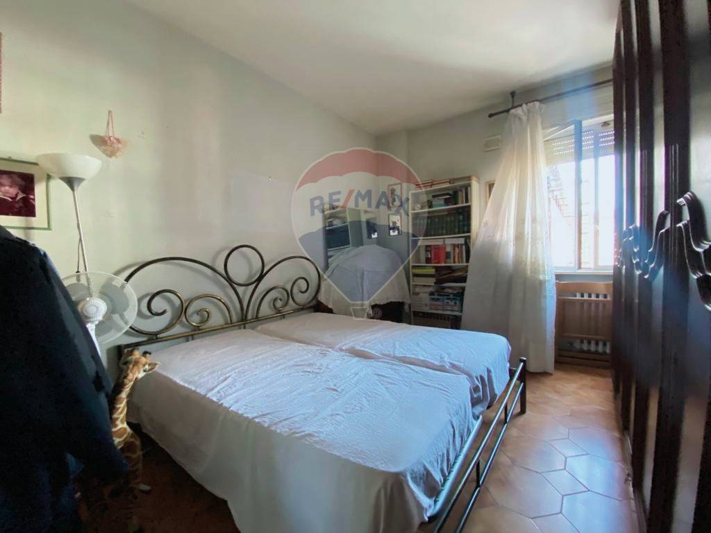 Appartamento di  4 vani /145 mq  a Bari - Picone (zona Picone)