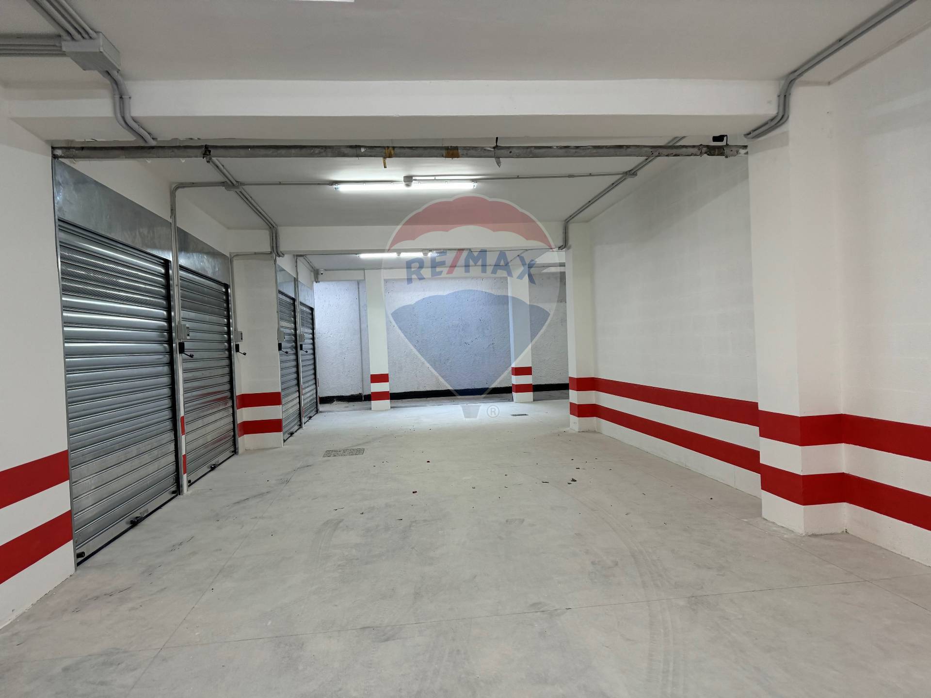 Box / Garage / Posto Auto di  1 vani /20 mq  a Bari - Poggiofranco (zona Poggiofranco)