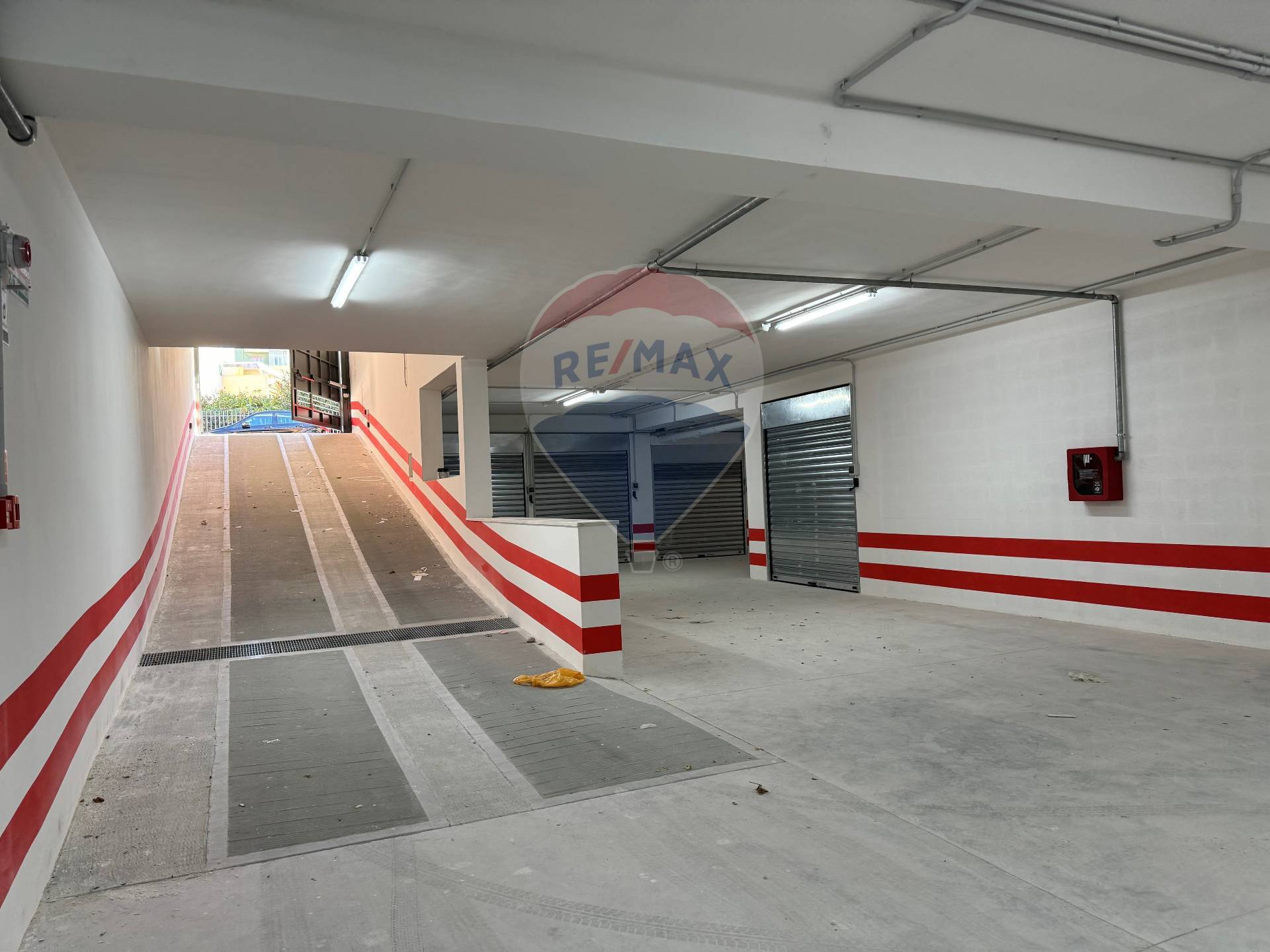 Box / Garage / Posto Auto di  1 vani /20 mq  a Bari - Poggiofranco (zona Poggiofranco)