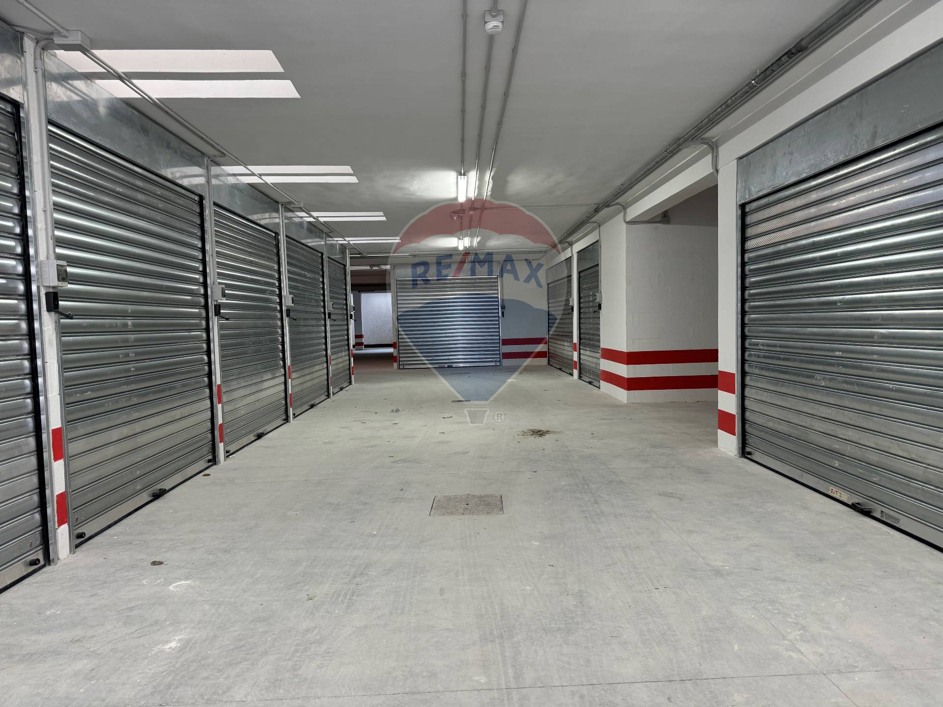 Box / Garage / Posto Auto di  1 vani /20 mq  a Bari - Poggiofranco (zona Poggiofranco)