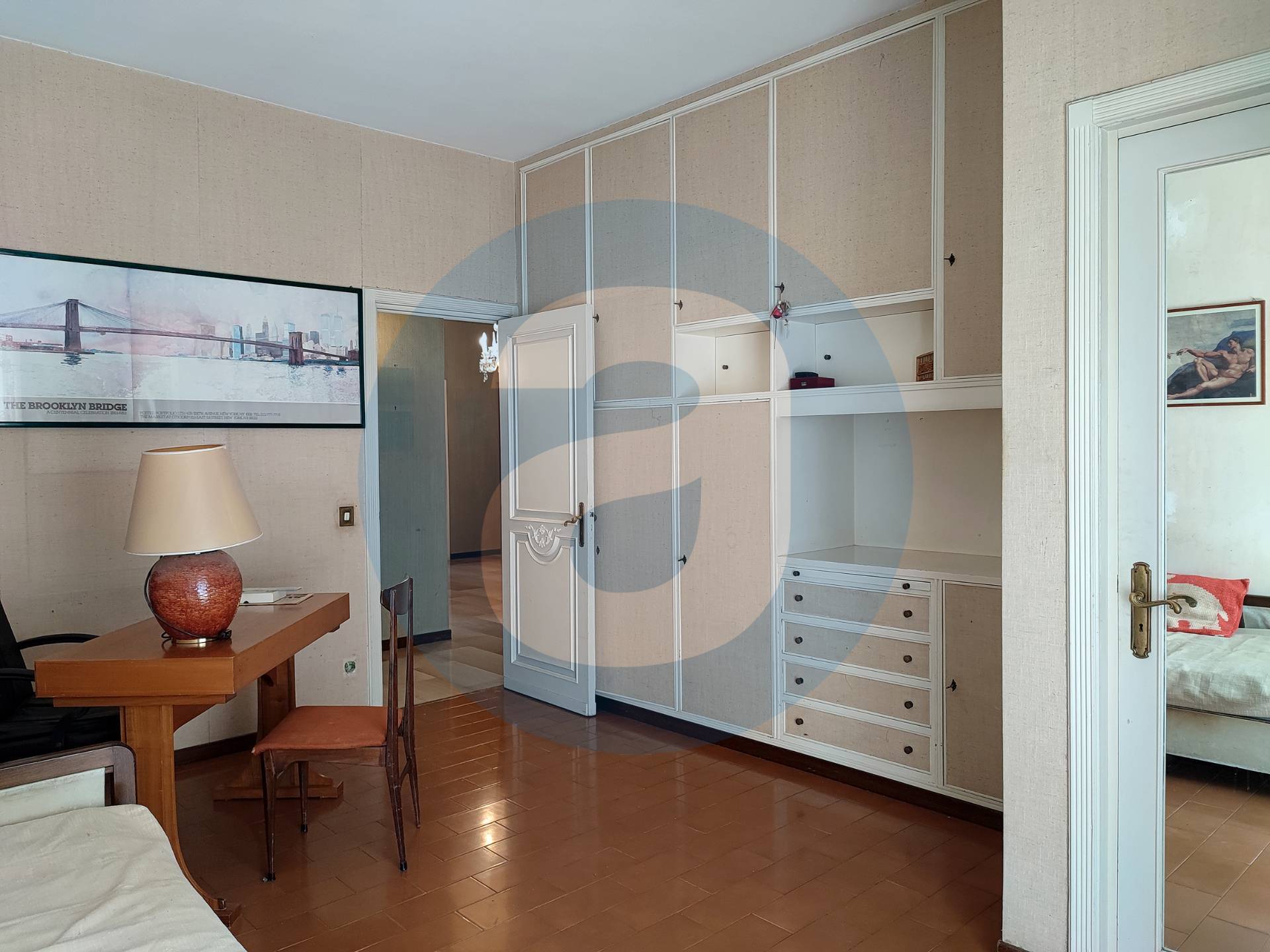 Appartamento di  6 vani /210 mq  a Bari - Murat (zona Murat)