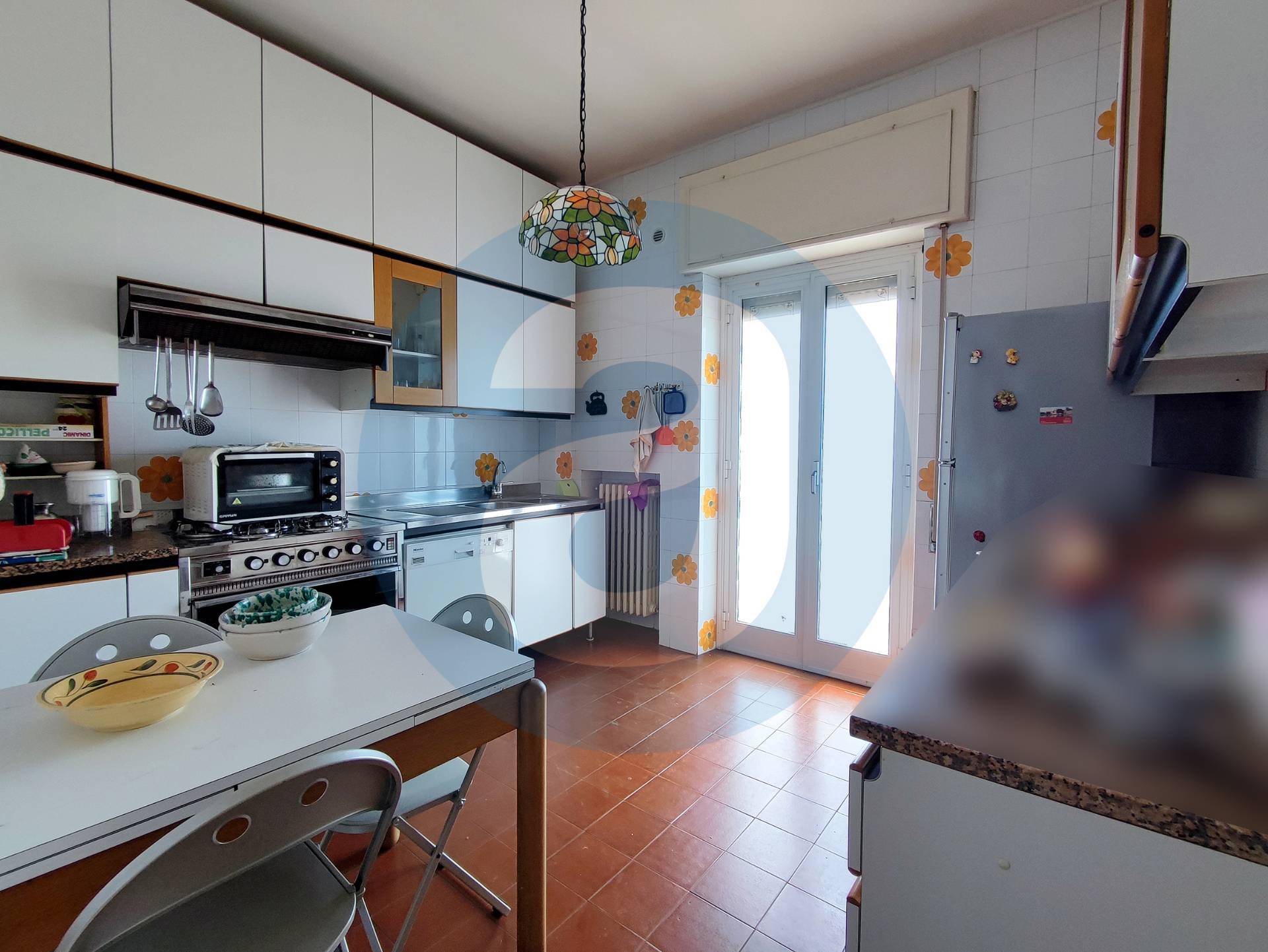 Appartamento di  5 vani /193 mq  a Bari - Murat (zona Murat)