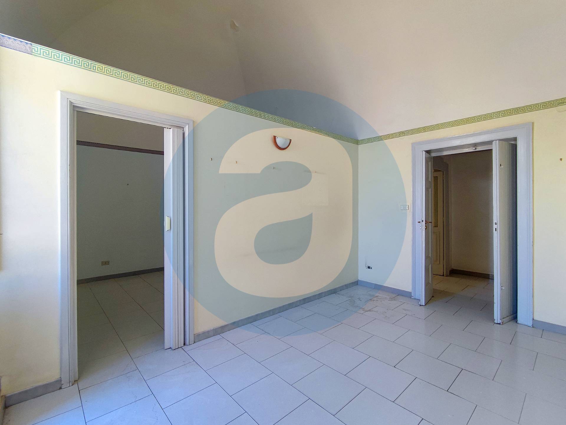 Casa indipendente di  2 vani /100 mq  a Bari - Ceglie del Campo (zona Ceglie del Campo)